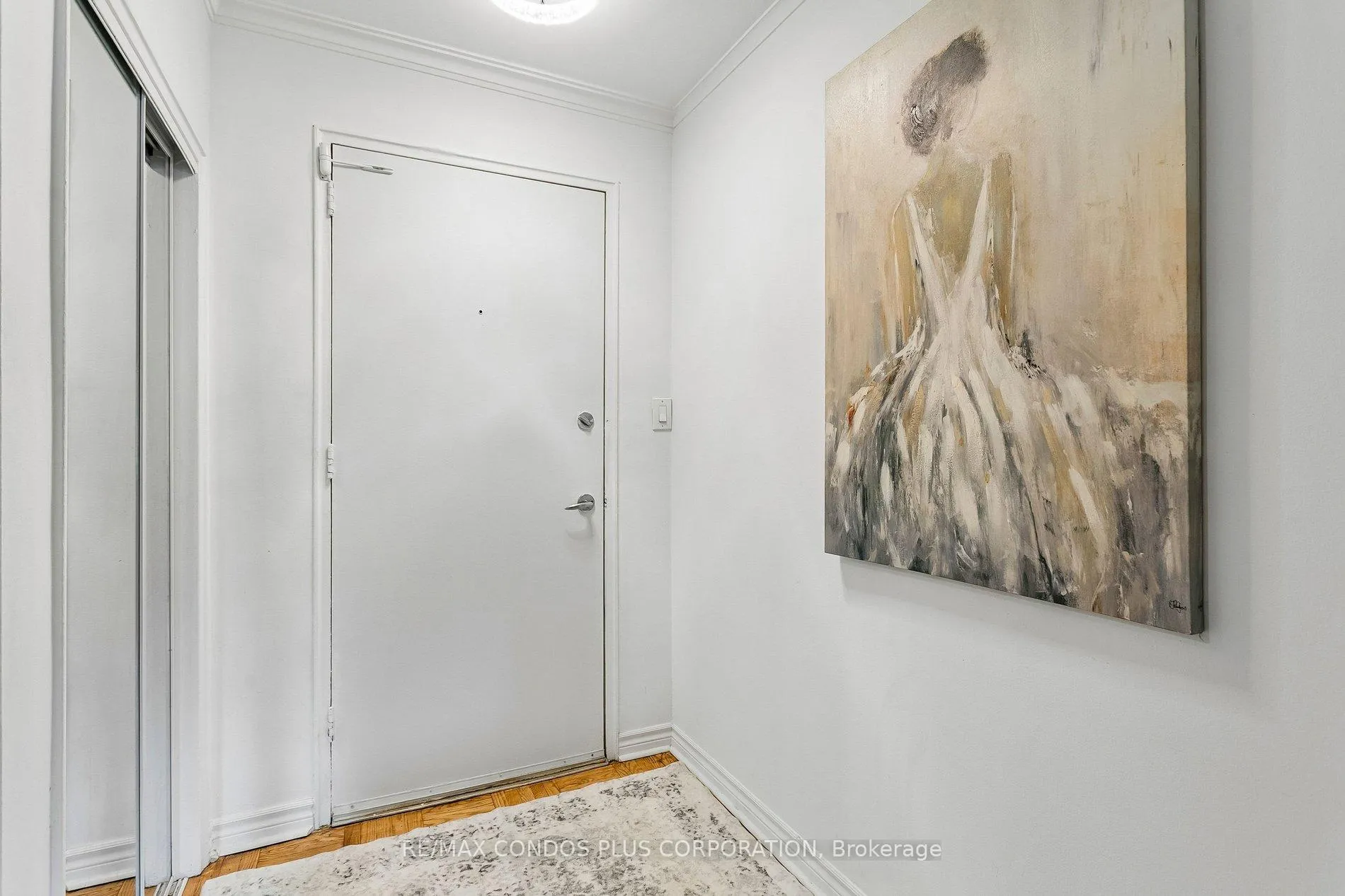 Photo 3 of Unit 101, 185 Stephen Drive, Etobicoke, Stonegate-Queensway — HOMEH