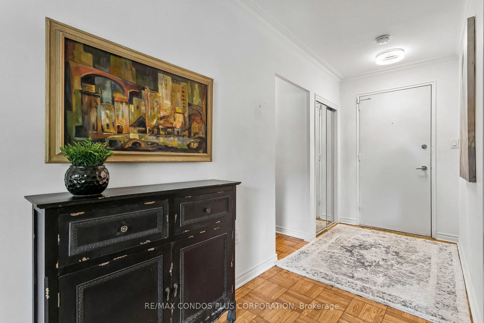 Photo 4 of Unit 101, 185 Stephen Drive, Etobicoke, Stonegate-Queensway — HOMEH