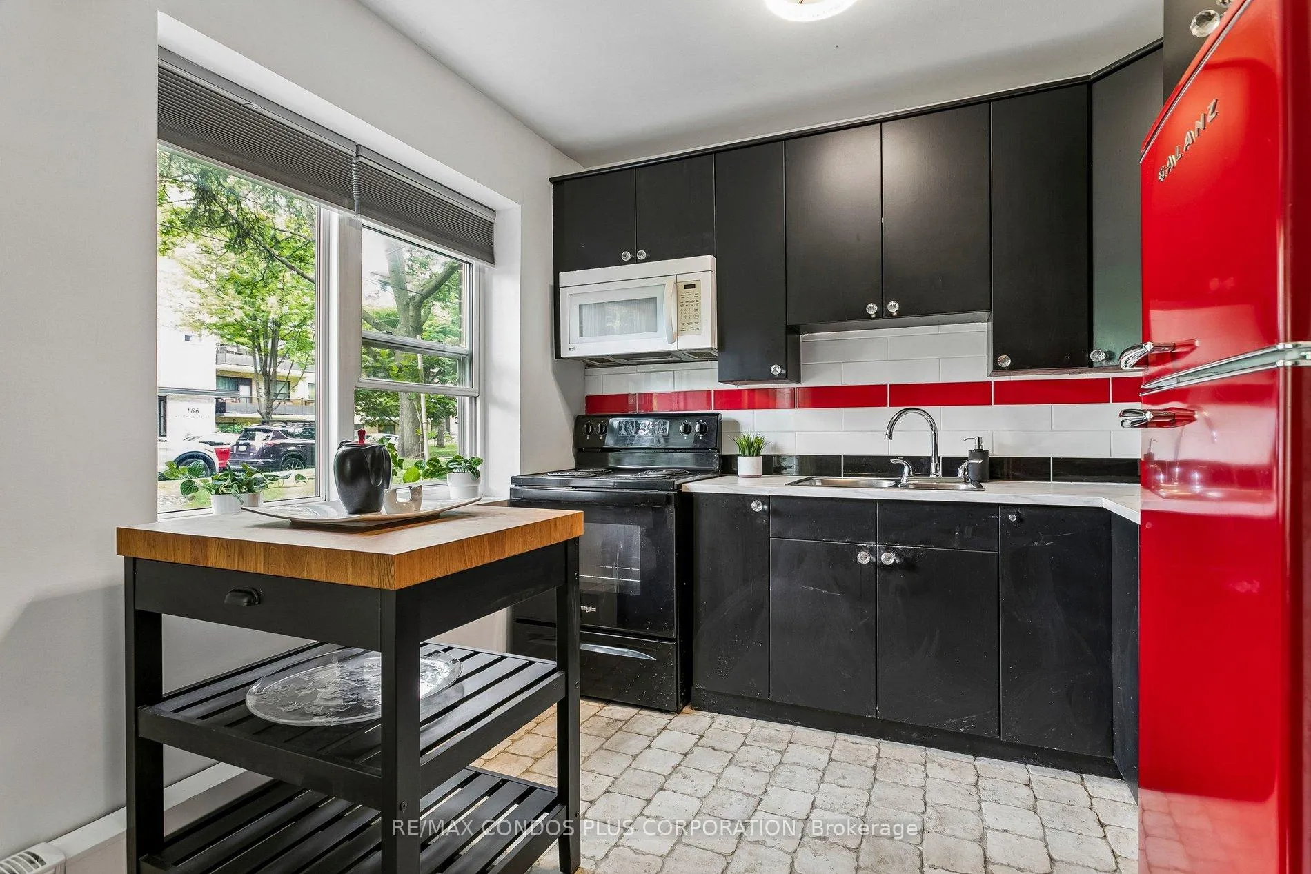 Photo 14 of Unit 101, 185 Stephen Drive, Etobicoke, Stonegate-Queensway — HOMEH