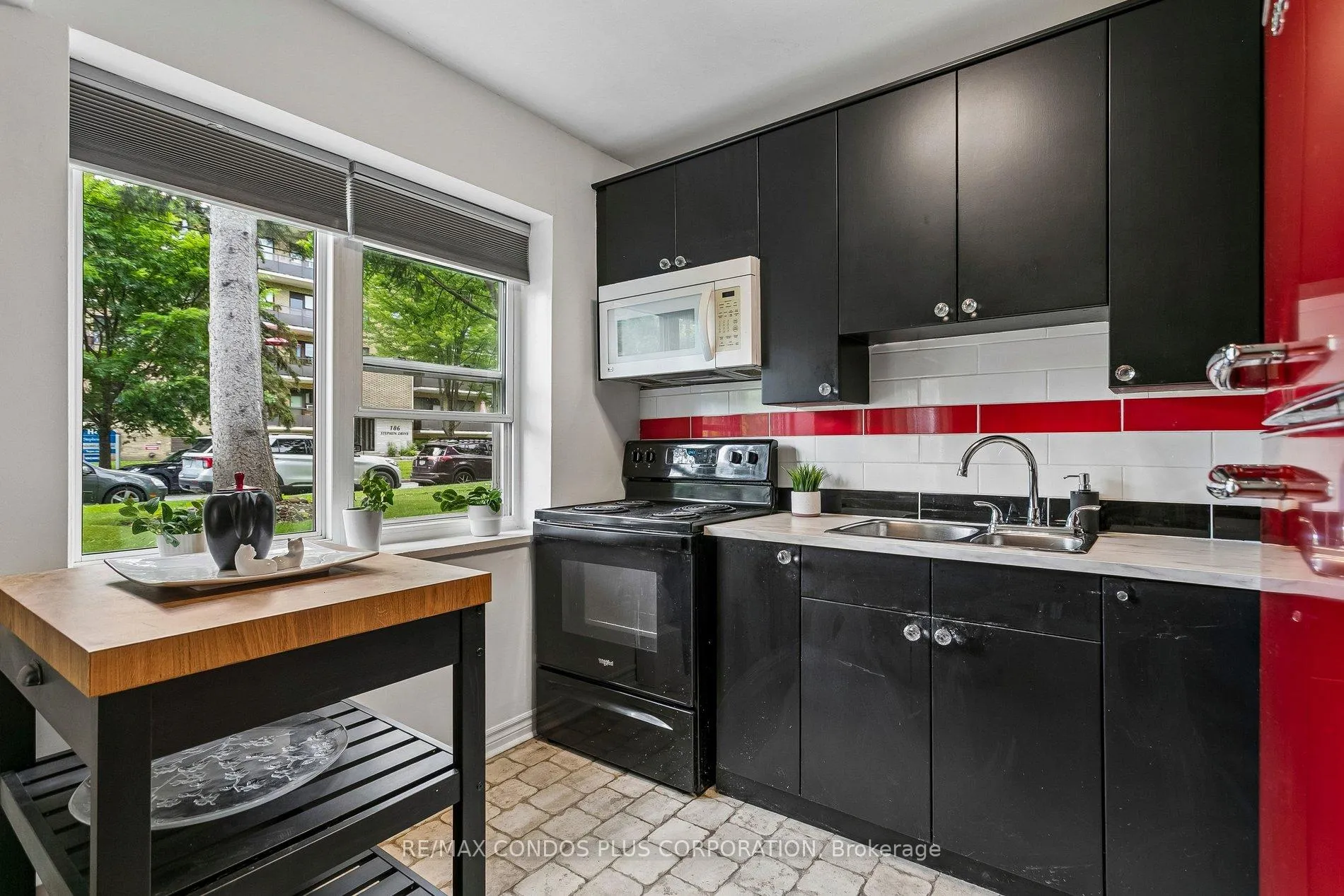Photo 16 of Unit 101, 185 Stephen Drive, Etobicoke, Stonegate-Queensway — HOMEH