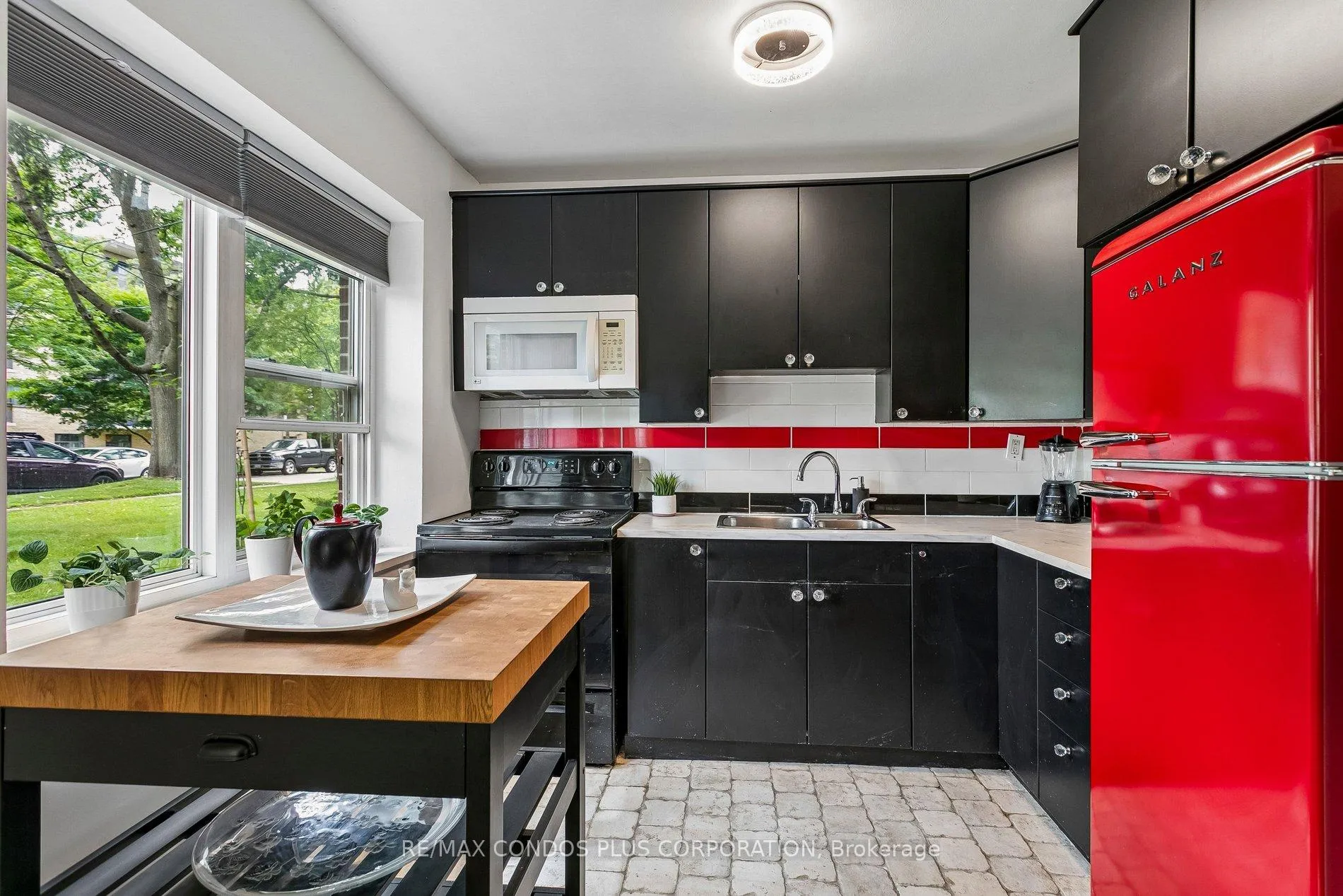 Photo 17 of Unit 101, 185 Stephen Drive, Etobicoke, Stonegate-Queensway — HOMEH