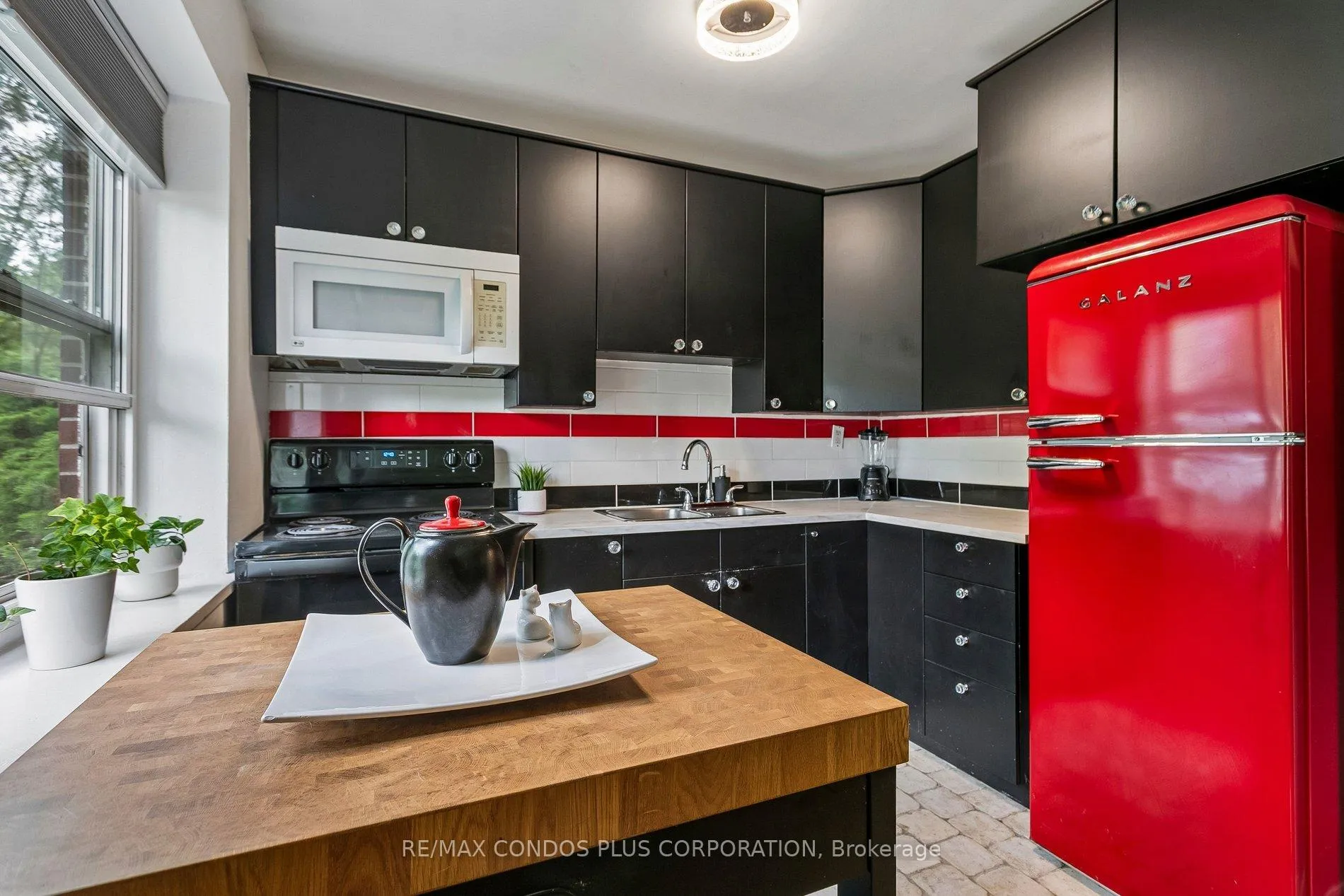 Photo 21 of Unit 101, 185 Stephen Drive, Etobicoke, Stonegate-Queensway — HOMEH