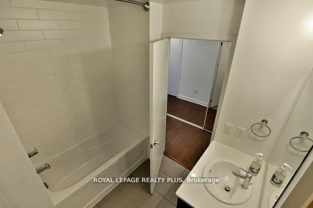Photo 13 of Unit 812, 360 Square One Drive, Mississauga, City Centre — HOMEH