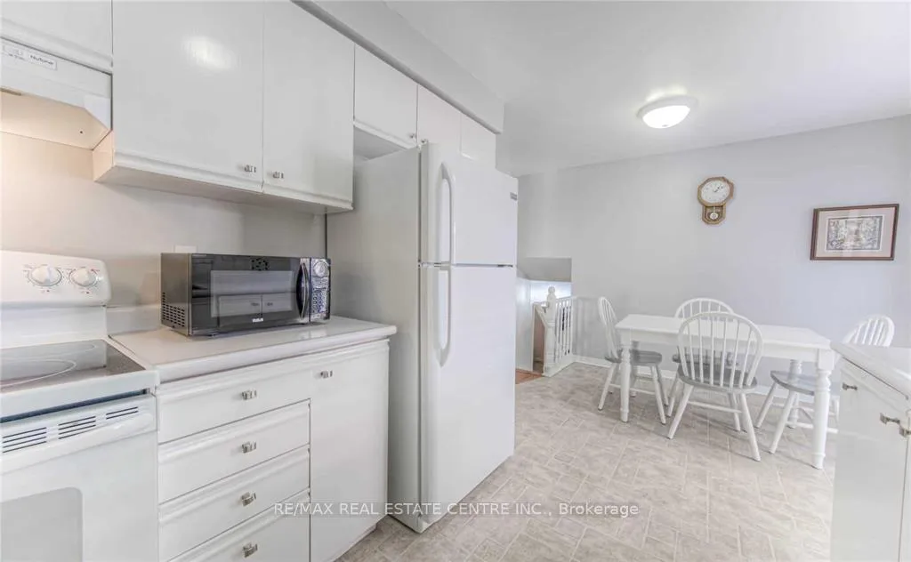 Photo 9 of 14 Amblecote Place, Hamilton, Randall — HOMEH
