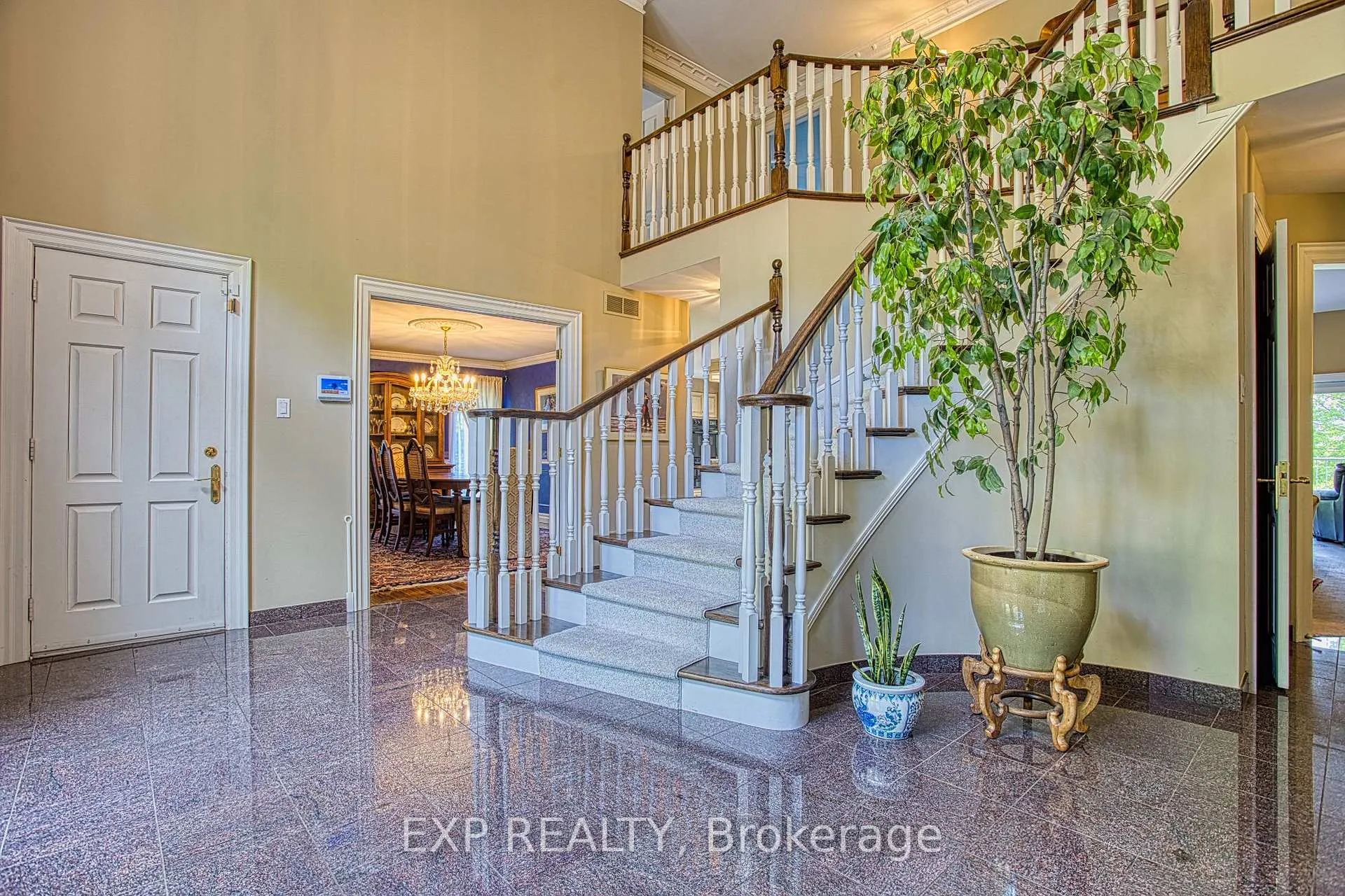 Photo 7 of 22 Burt Court, Hamilton, Stoney Creek — HOMEH