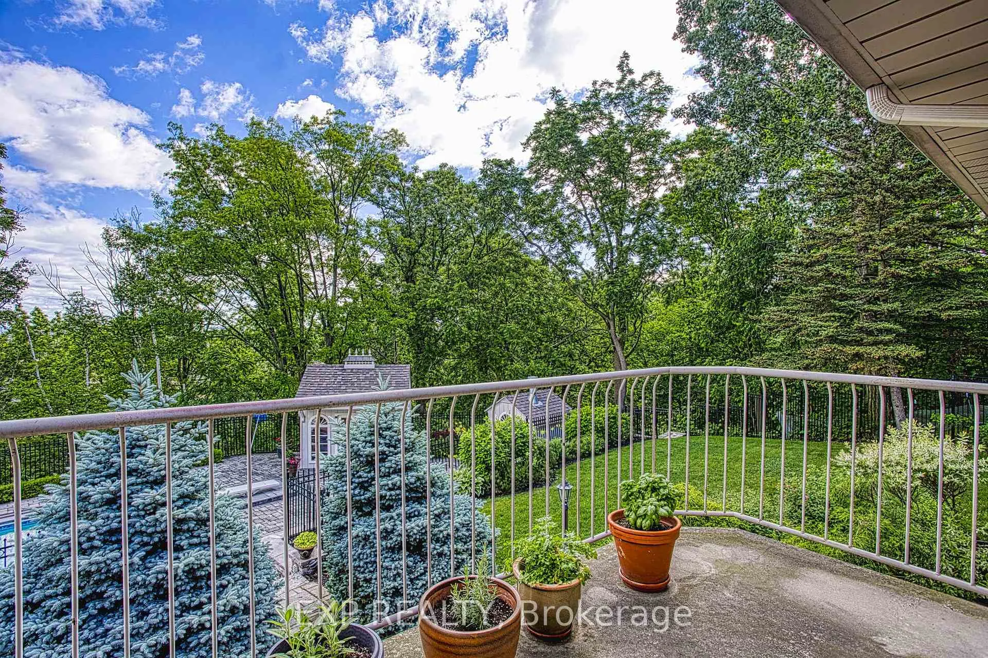 Photo 16 of 22 Burt Court, Hamilton, Stoney Creek — HOMEH