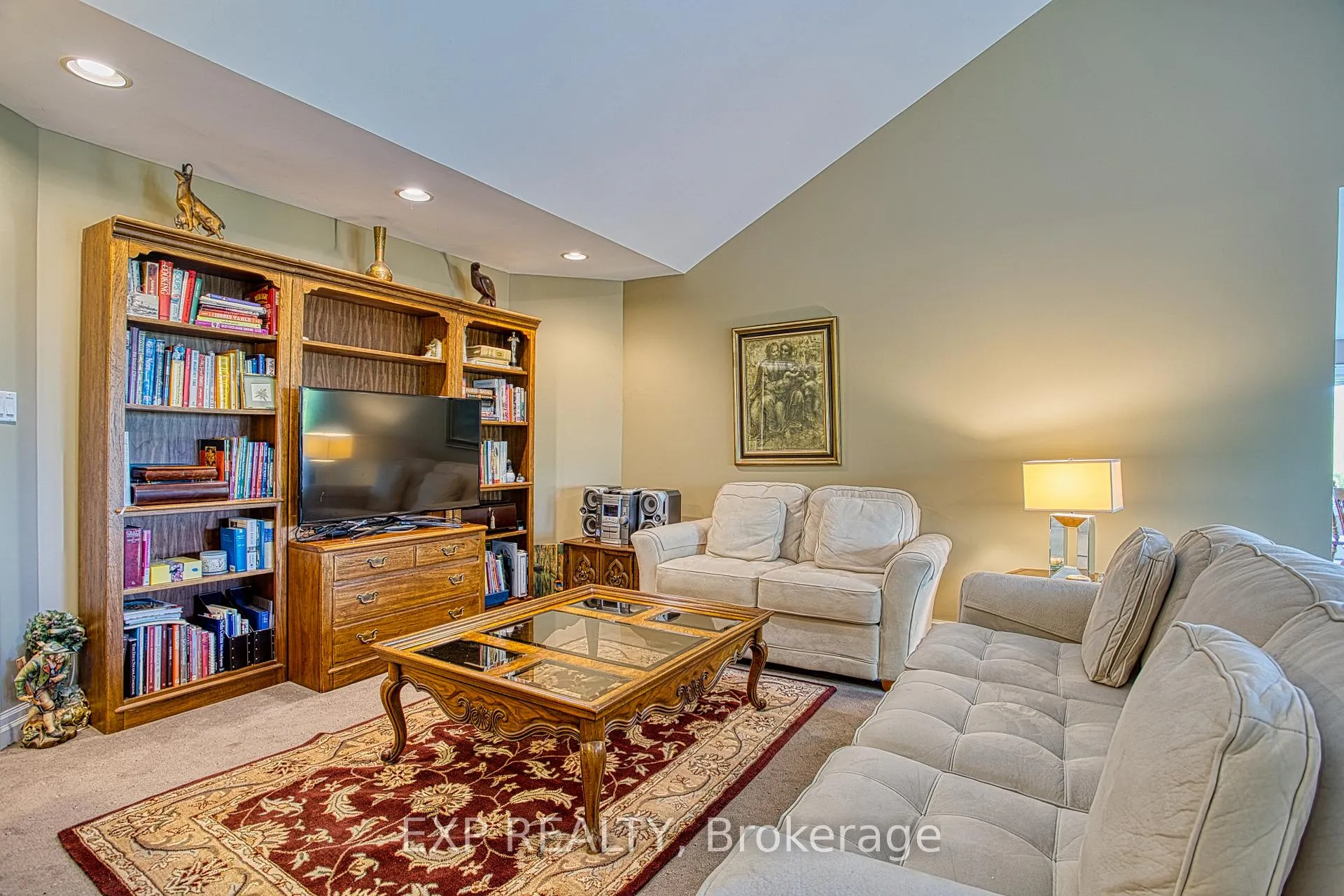 Photo 17 of 22 Burt Court, Hamilton, Stoney Creek — HOMEH
