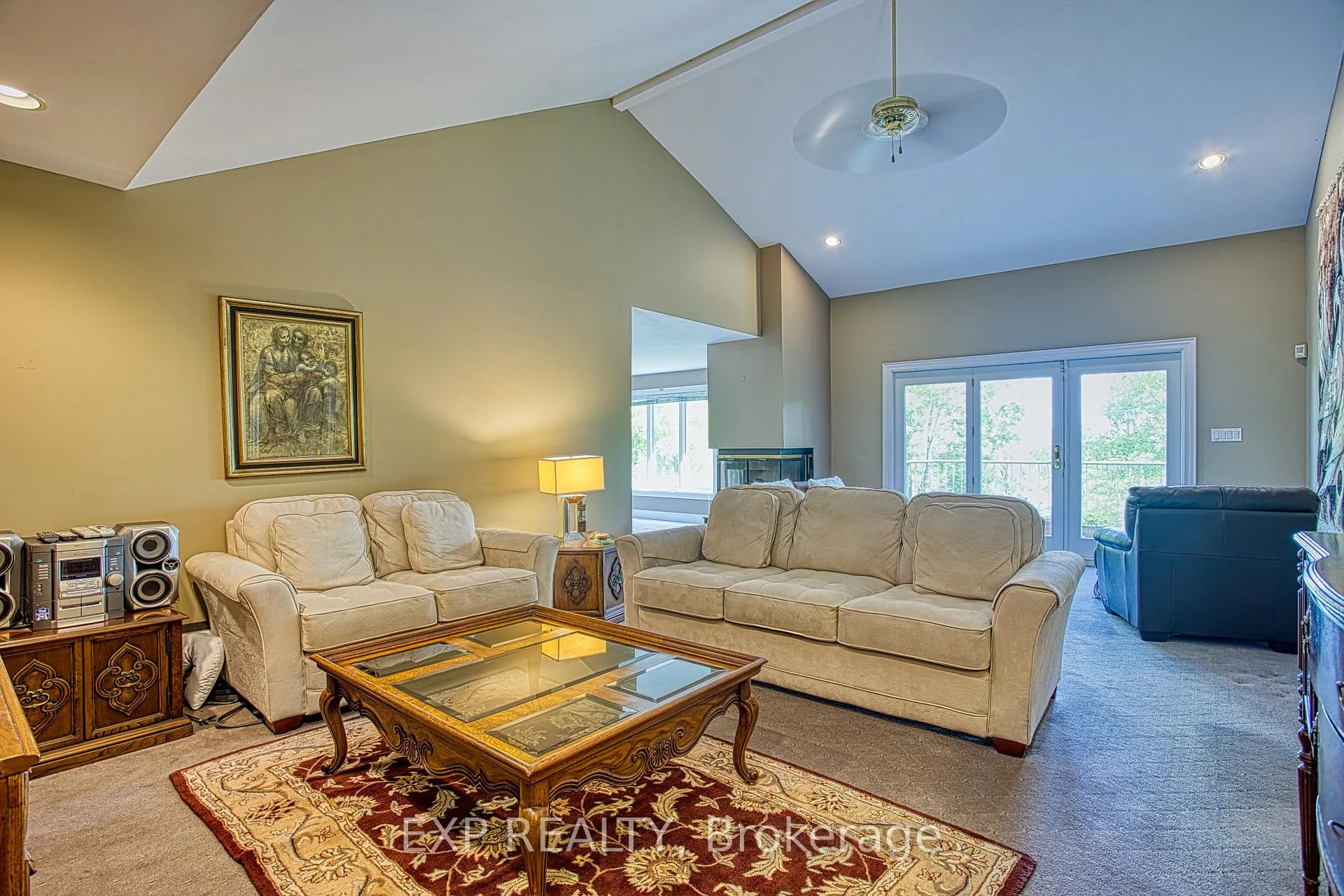Photo 18 of 22 Burt Court, Hamilton, Stoney Creek — HOMEH