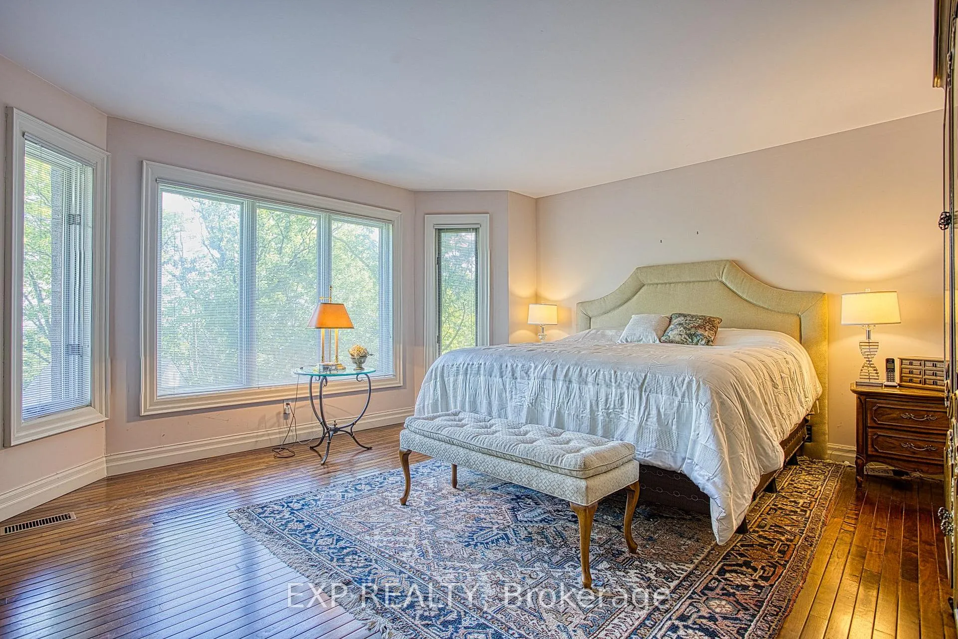 Photo 19 of 22 Burt Court, Hamilton, Stoney Creek — HOMEH