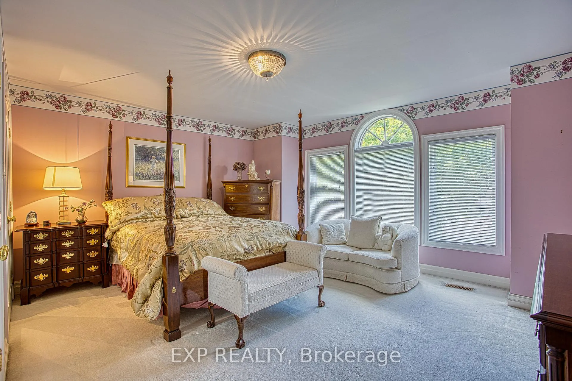 Photo 24 of 22 Burt Court, Hamilton, Stoney Creek — HOMEH