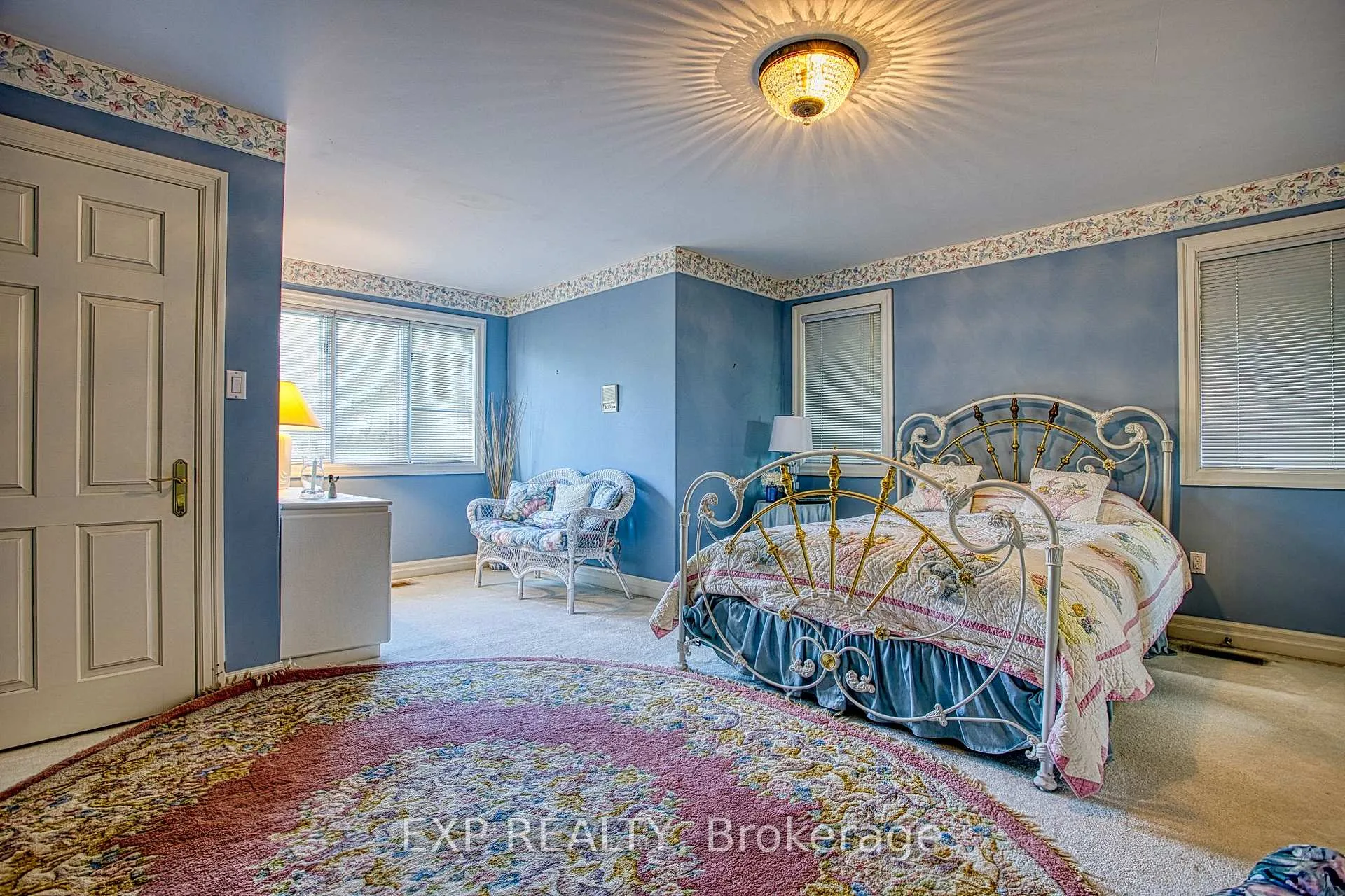 Photo 26 of 22 Burt Court, Hamilton, Stoney Creek — HOMEH