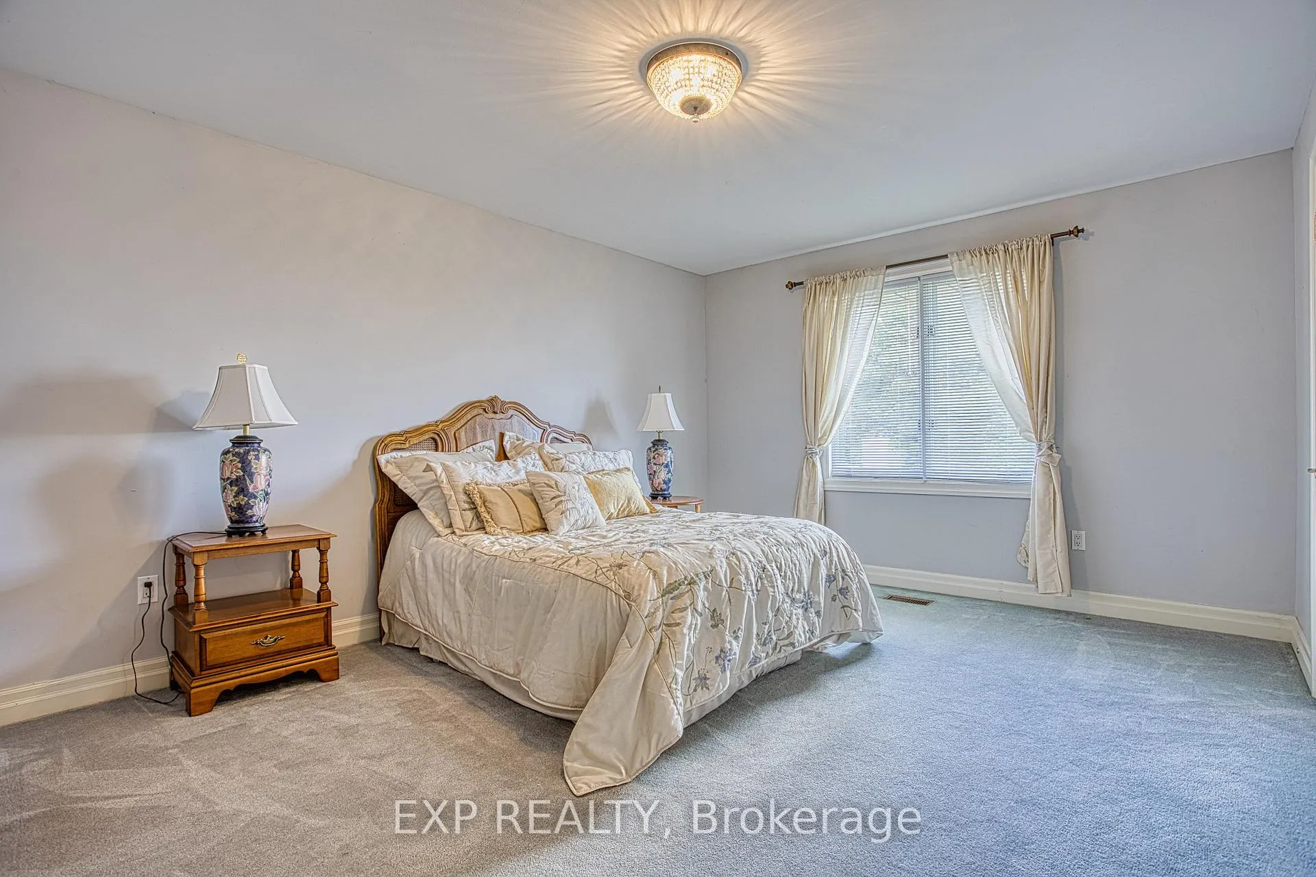 Photo 27 of 22 Burt Court, Hamilton, Stoney Creek — HOMEH