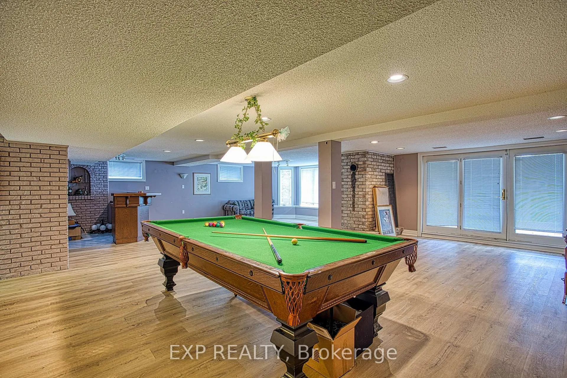 Photo 31 of 22 Burt Court, Hamilton, Stoney Creek — HOMEH