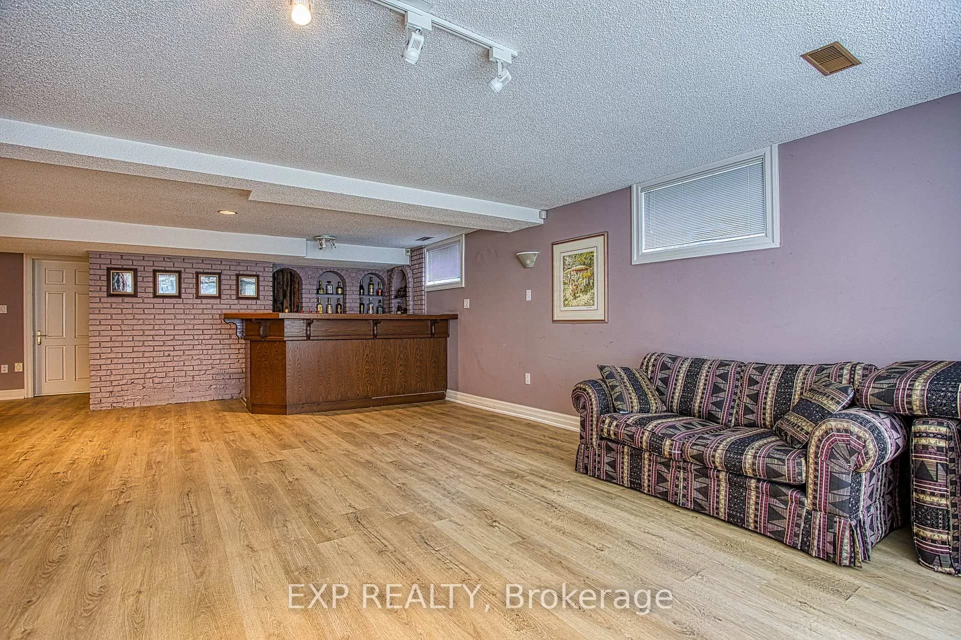 Photo 50 of 22 Burt Court, Hamilton, Stoney Creek — HOMEH