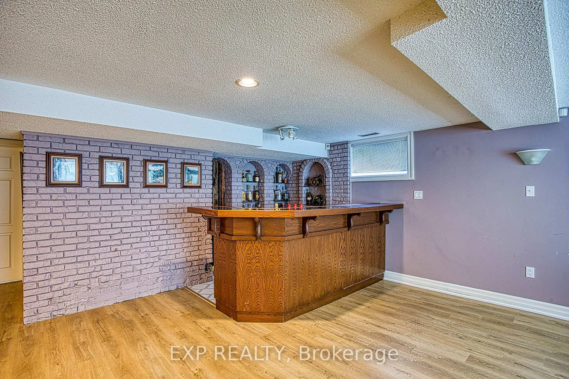 Photo 34 of 22 Burt Court, Hamilton, Stoney Creek — HOMEH