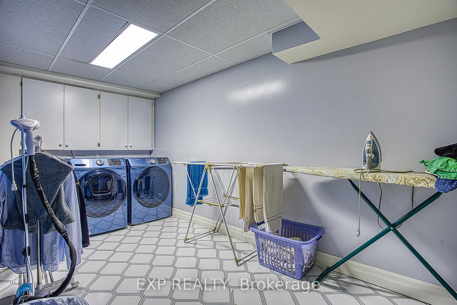 Photo 35 of 22 Burt Court, Hamilton, Stoney Creek — HOMEH