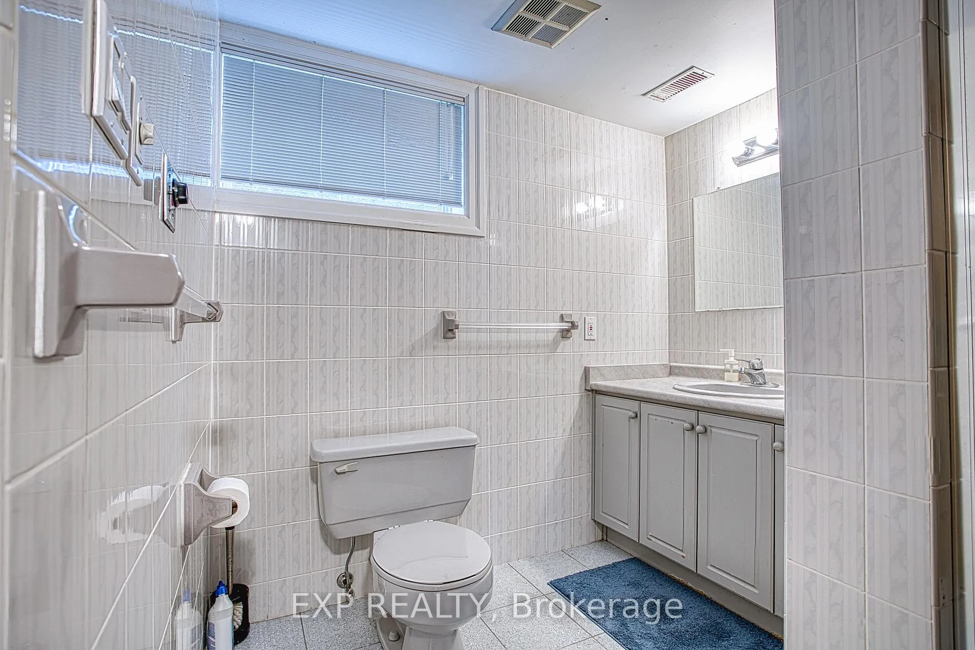 Photo 37 of 22 Burt Court, Hamilton, Stoney Creek — HOMEH