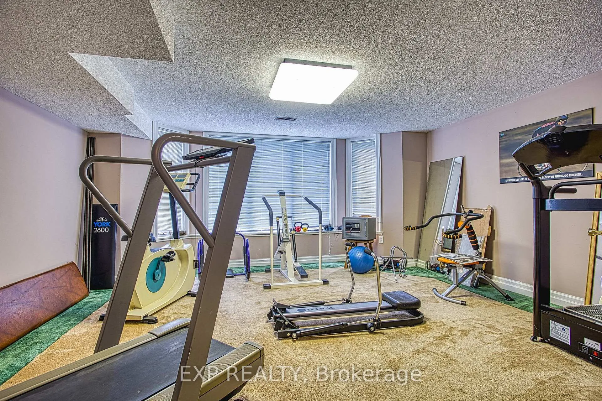 Photo 38 of 22 Burt Court, Hamilton, Stoney Creek — HOMEH