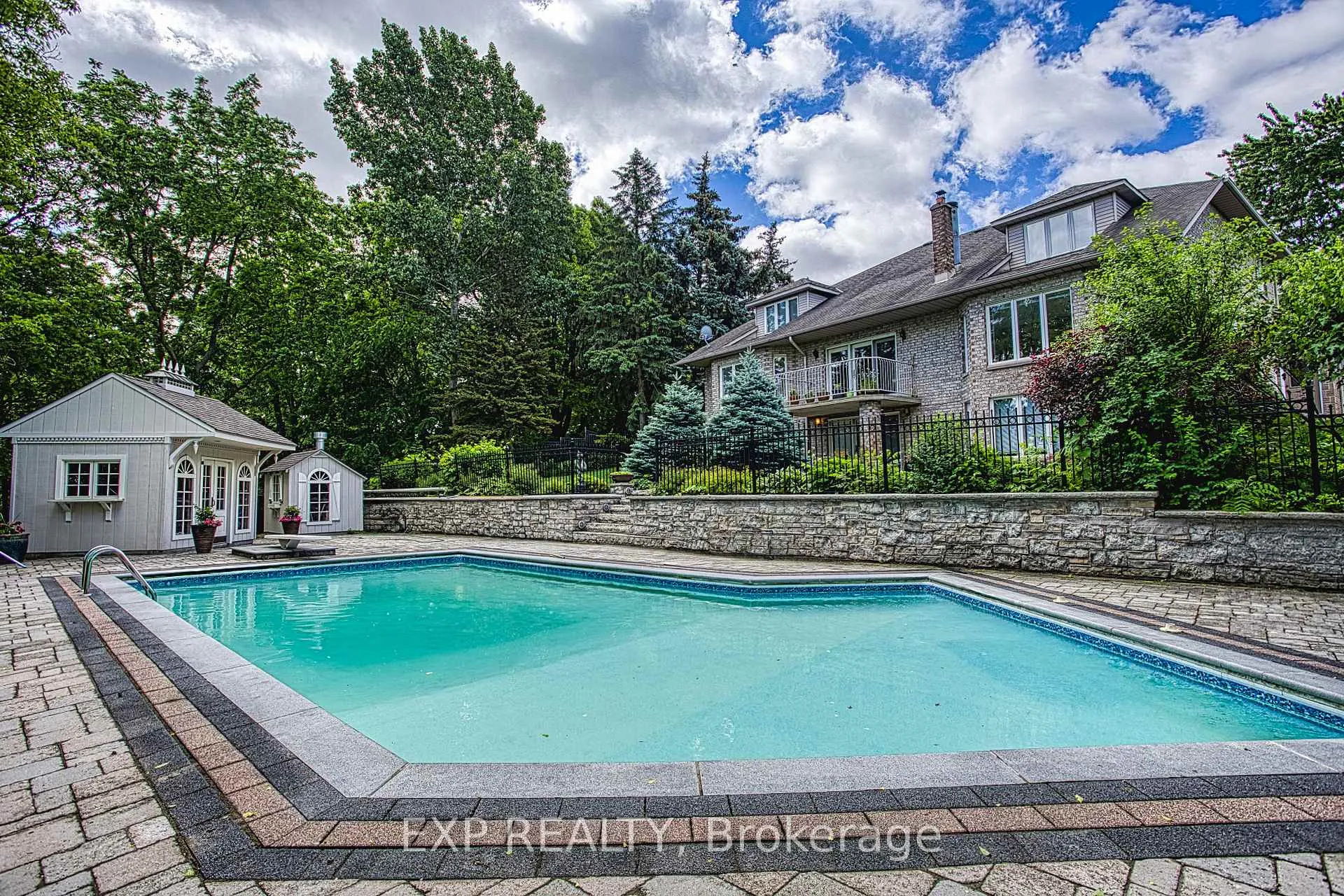 Photo 44 of 22 Burt Court, Hamilton, Stoney Creek — HOMEH