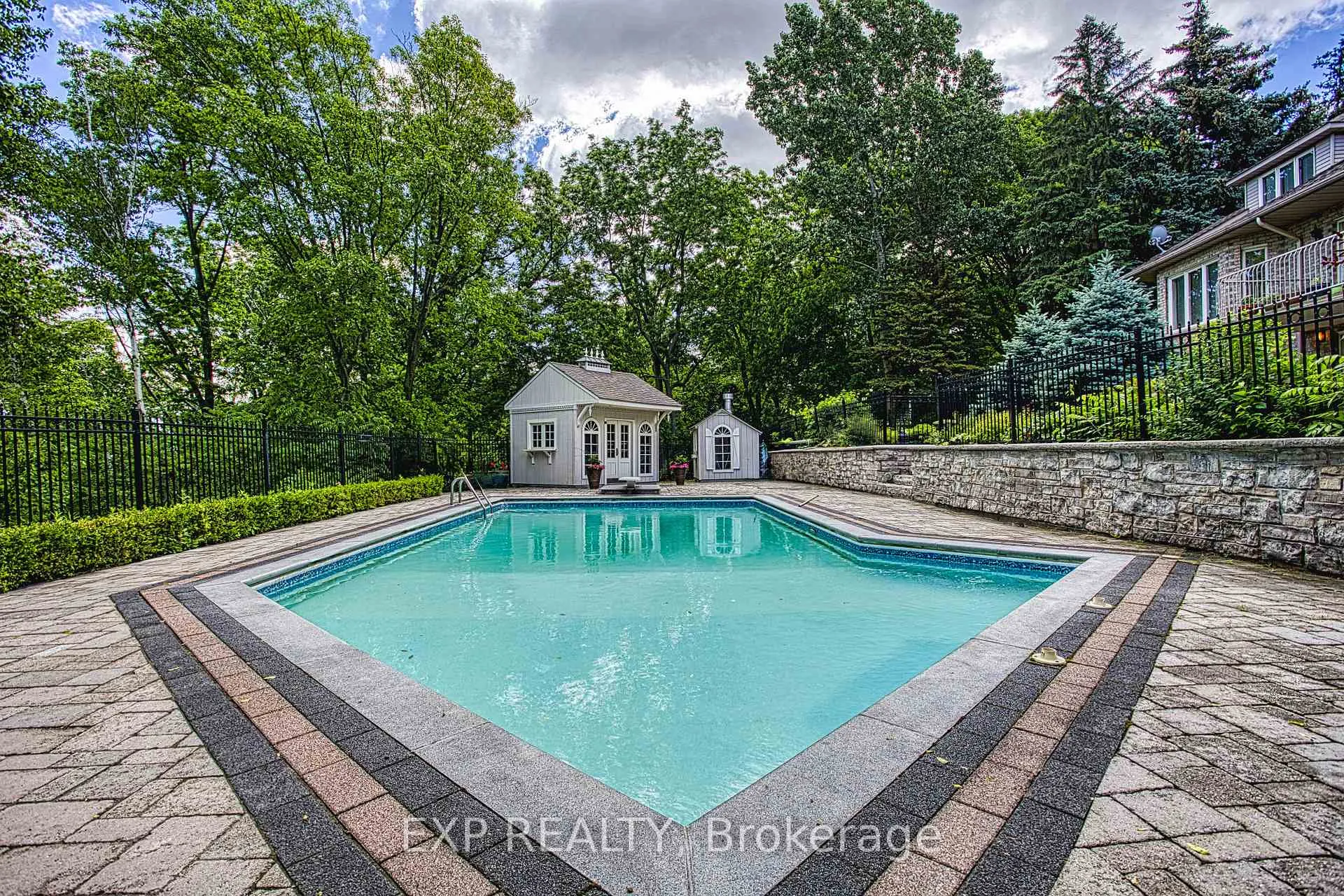 Photo 45 of 22 Burt Court, Hamilton, Stoney Creek — HOMEH