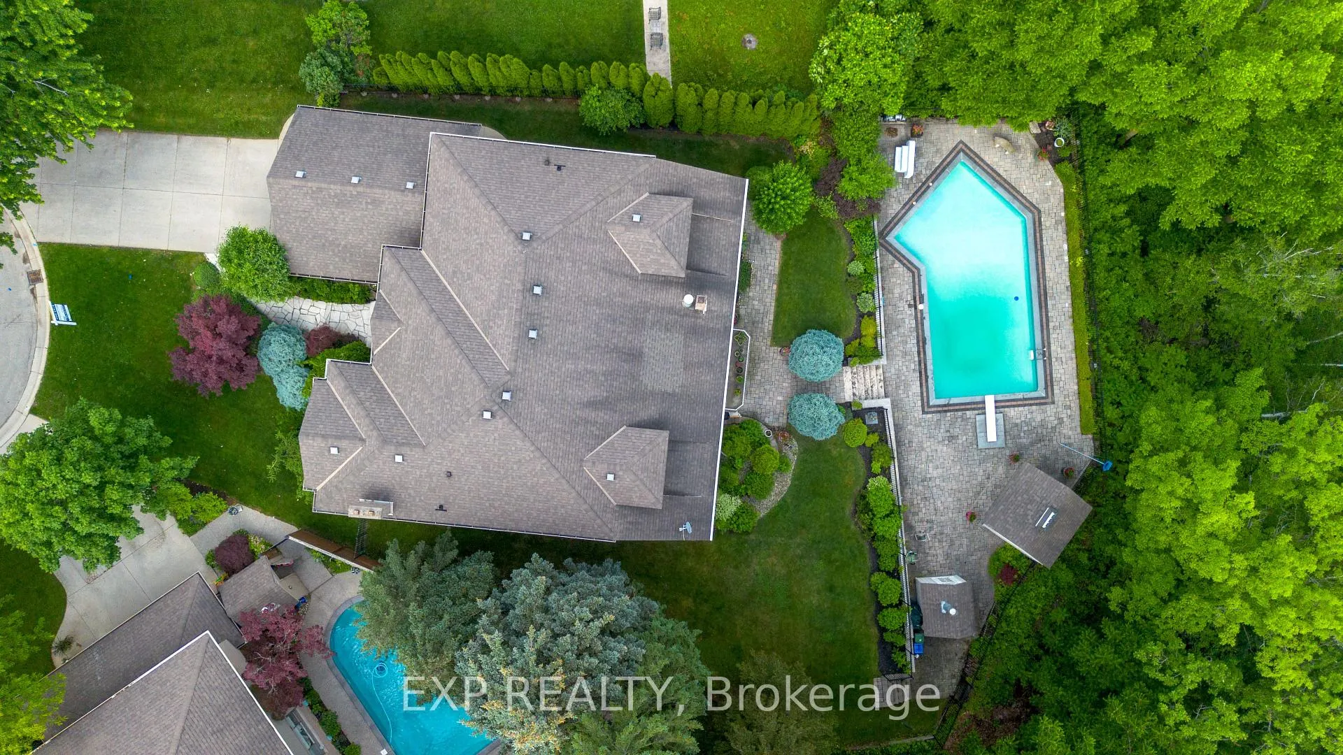 Photo 46 of 22 Burt Court, Hamilton, Stoney Creek — HOMEH