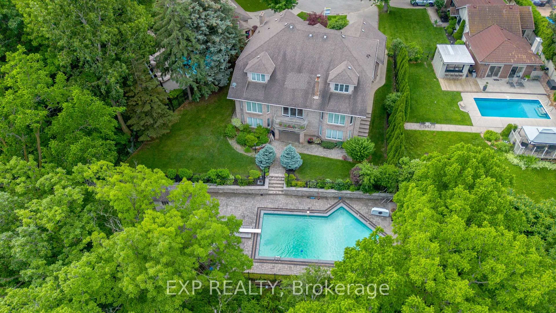 Photo 47 of 22 Burt Court, Hamilton, Stoney Creek — HOMEH