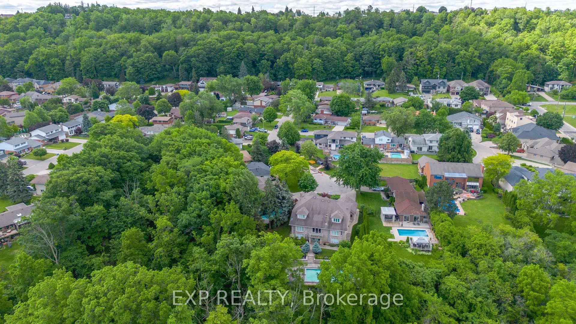 Photo 48 of 22 Burt Court, Hamilton, Stoney Creek — HOMEH