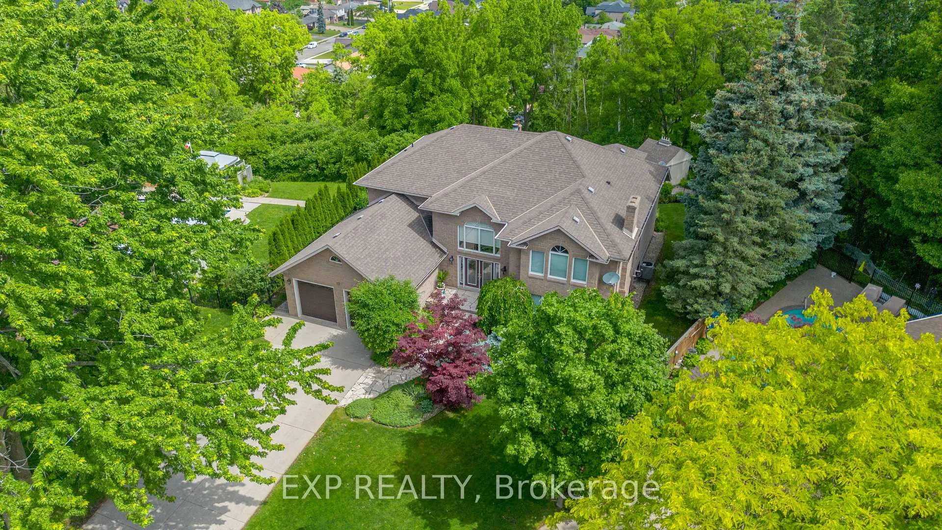 Photo 1 of 22 Burt Court, Hamilton, Stoney Creek — HOMEH
