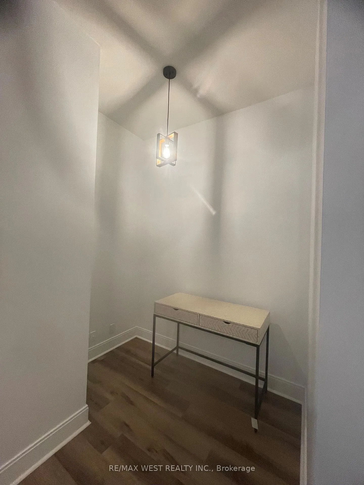 Photo 5 of Unit 1004, 21 Balmuto Street, Toronto, Bay Street Corridor — HOMEH