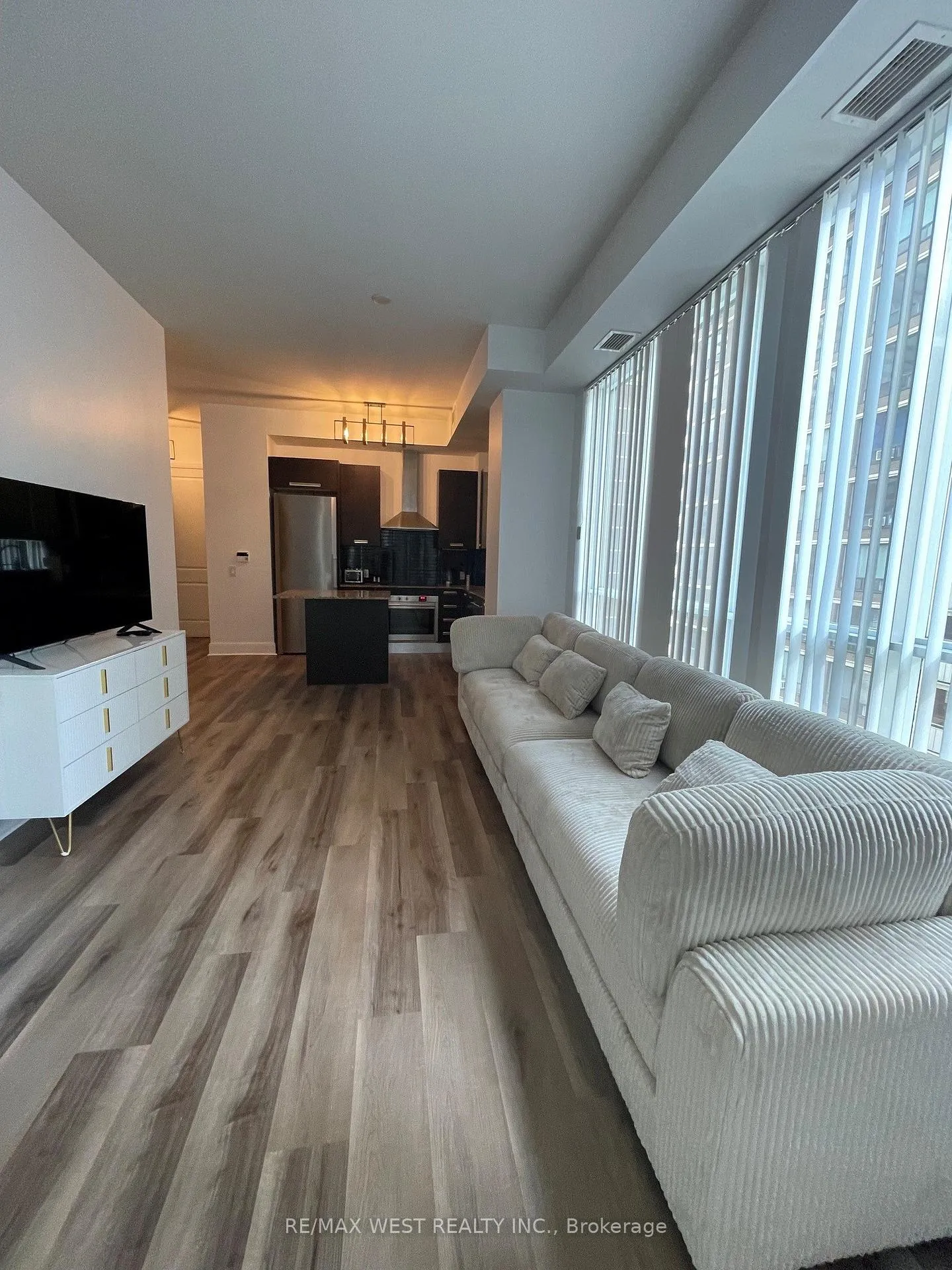 Photo 7 of Unit 1004, 21 Balmuto Street, Toronto, Bay Street Corridor — HOMEH