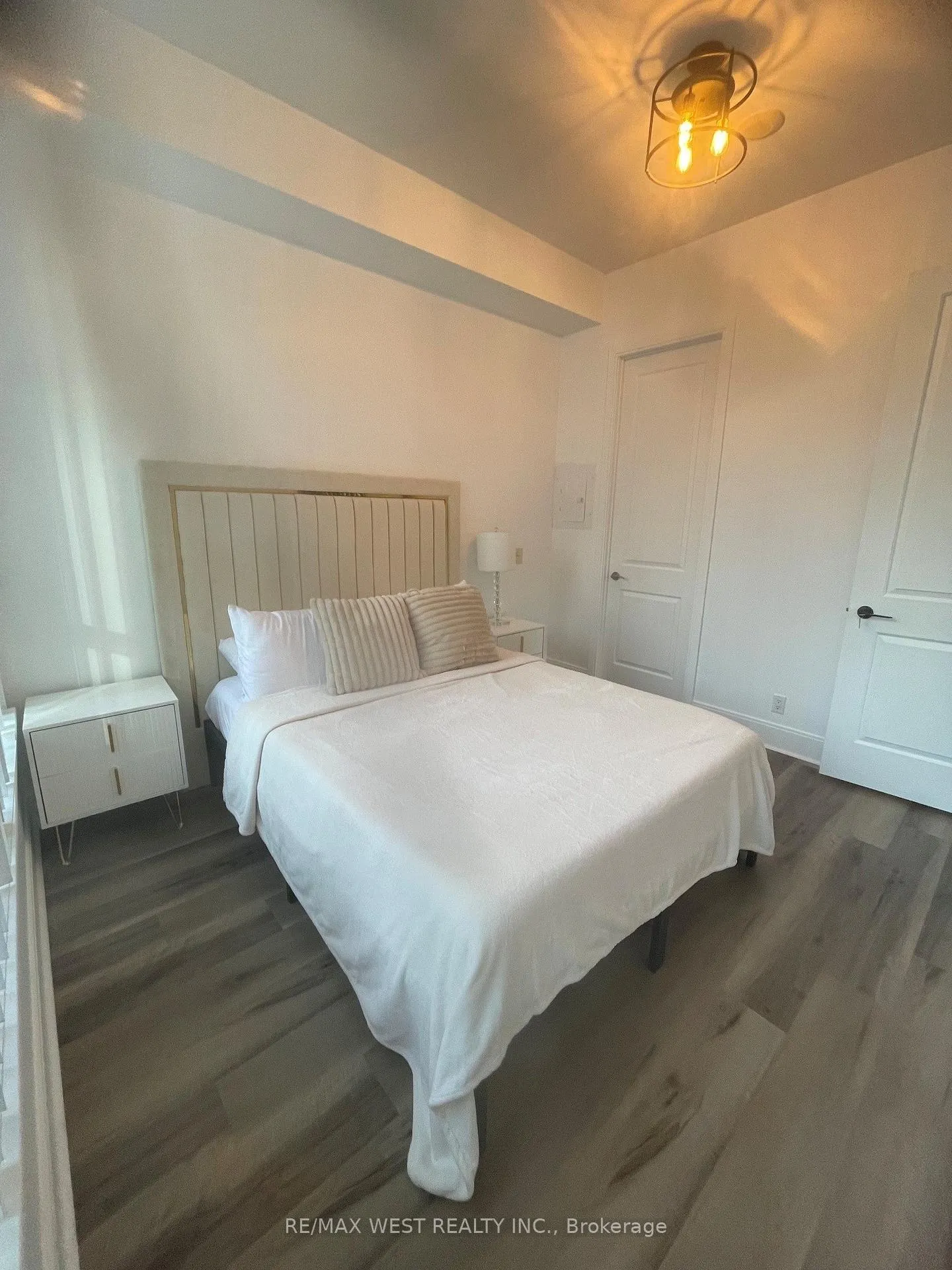 Photo 9 of Unit 1004, 21 Balmuto Street, Toronto, Bay Street Corridor — HOMEH