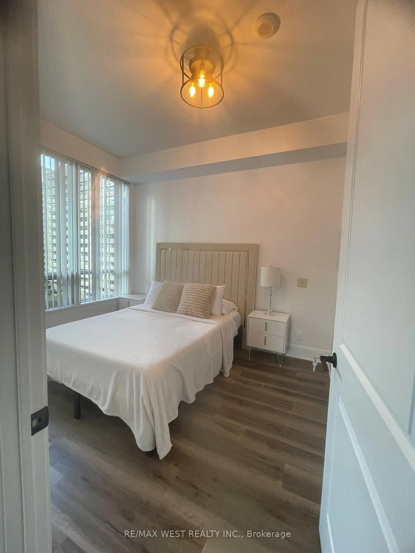 Photo 10 of Unit 1004, 21 Balmuto Street, Toronto, Bay Street Corridor — HOMEH