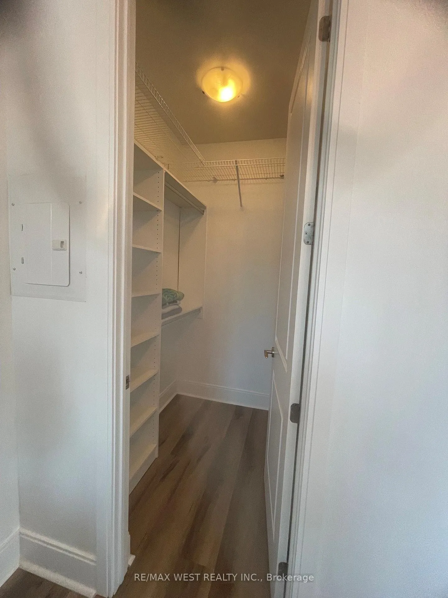 Photo 11 of Unit 1004, 21 Balmuto Street, Toronto, Bay Street Corridor — HOMEH