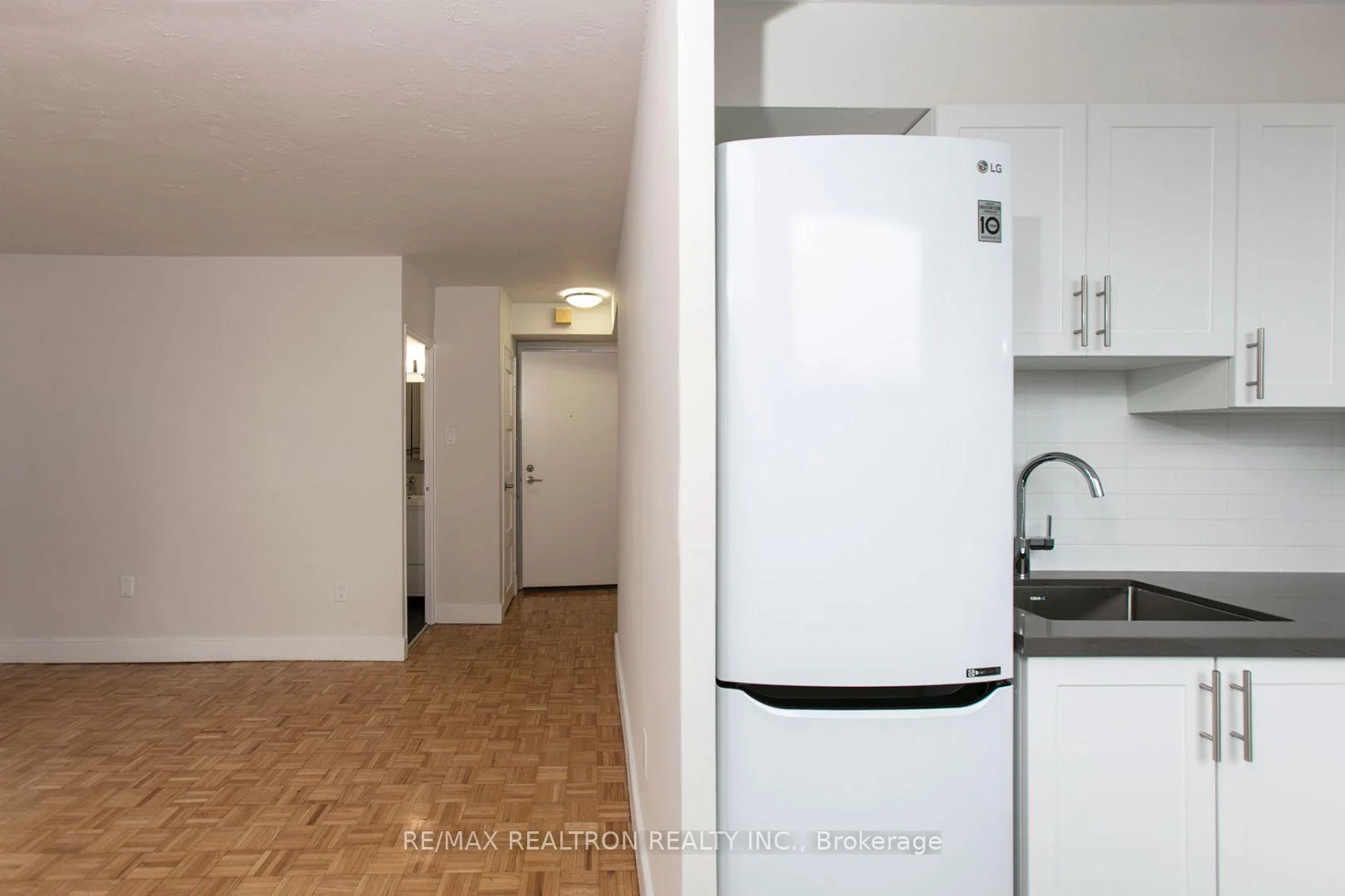 Front of Unit 402, 485 Huron Street