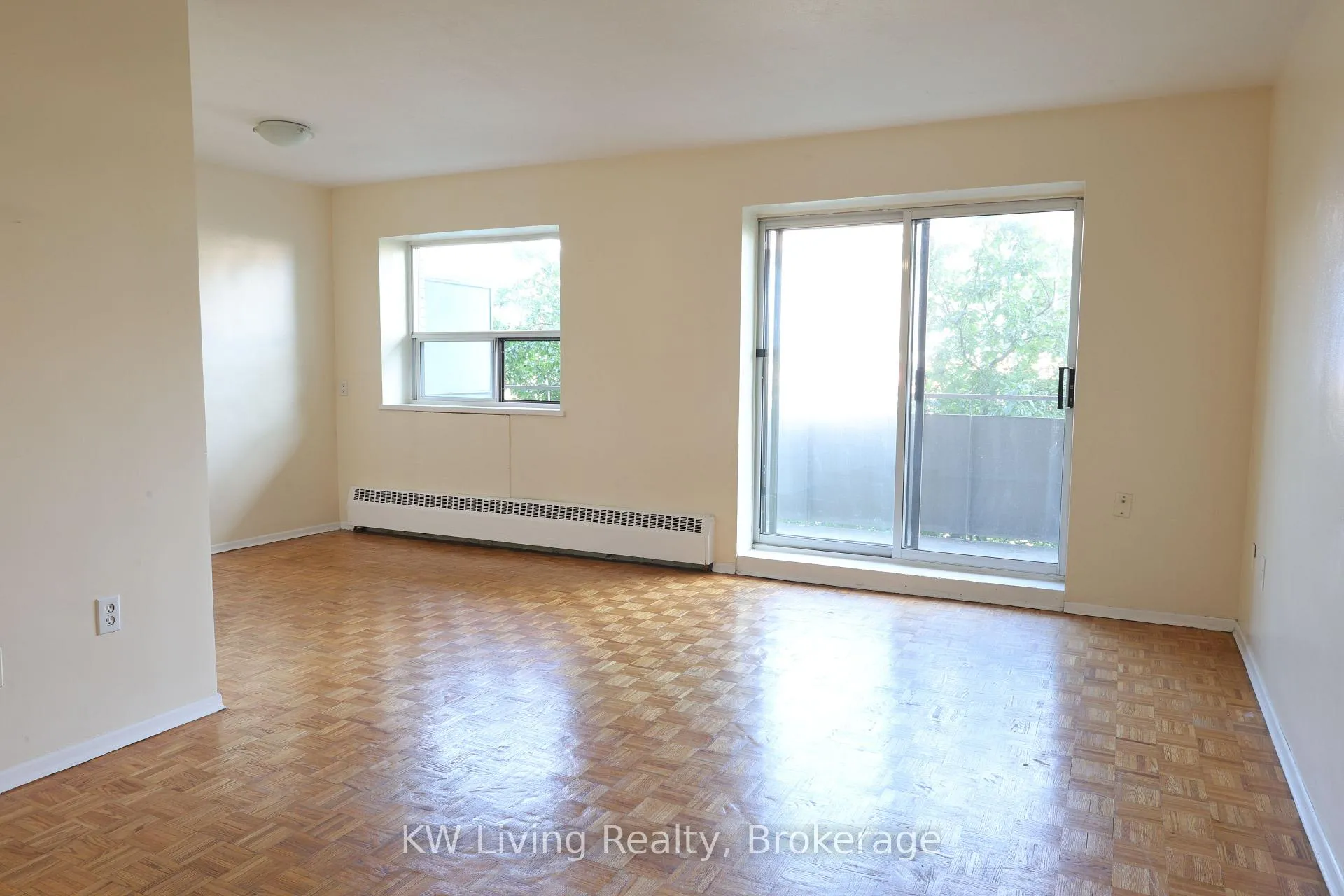 Photo 2 of Unit 301, 480 Lakeshore Road E, Mississauga, Lakeview — HOMEH