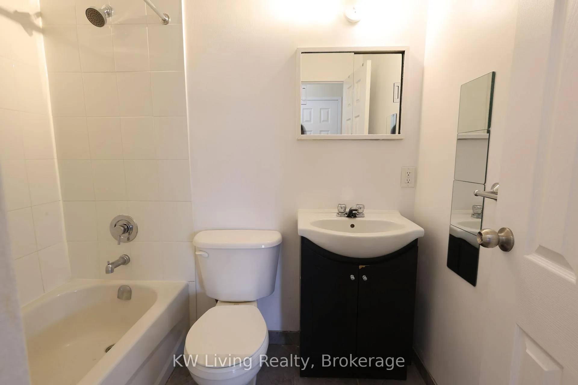 Photo 21 of Unit 301, 480 Lakeshore Road E, Mississauga, Lakeview — HOMEH
