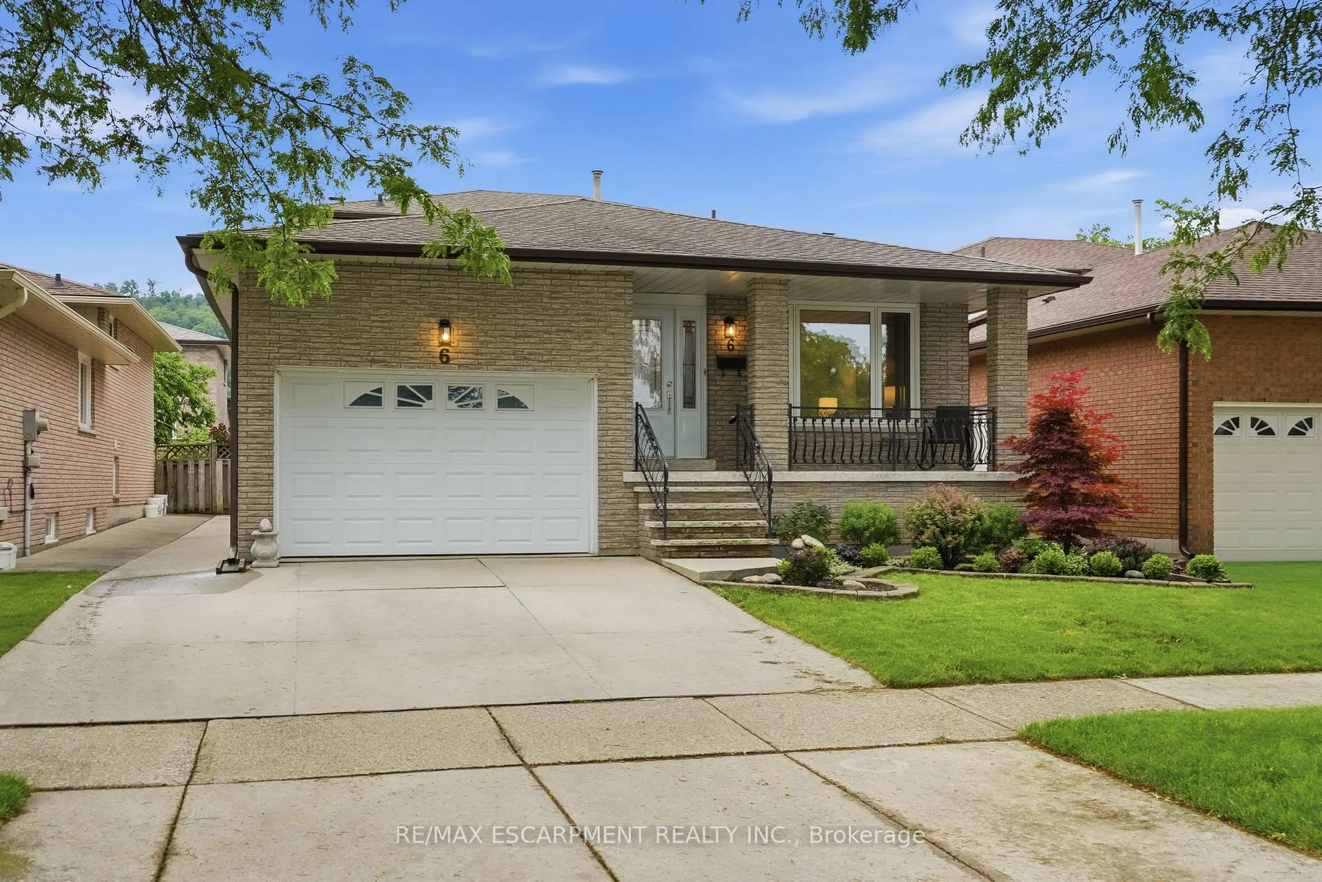 Photo 2 of 6 Royce Avenue, Hamilton, Stoney Creek — HOMEH