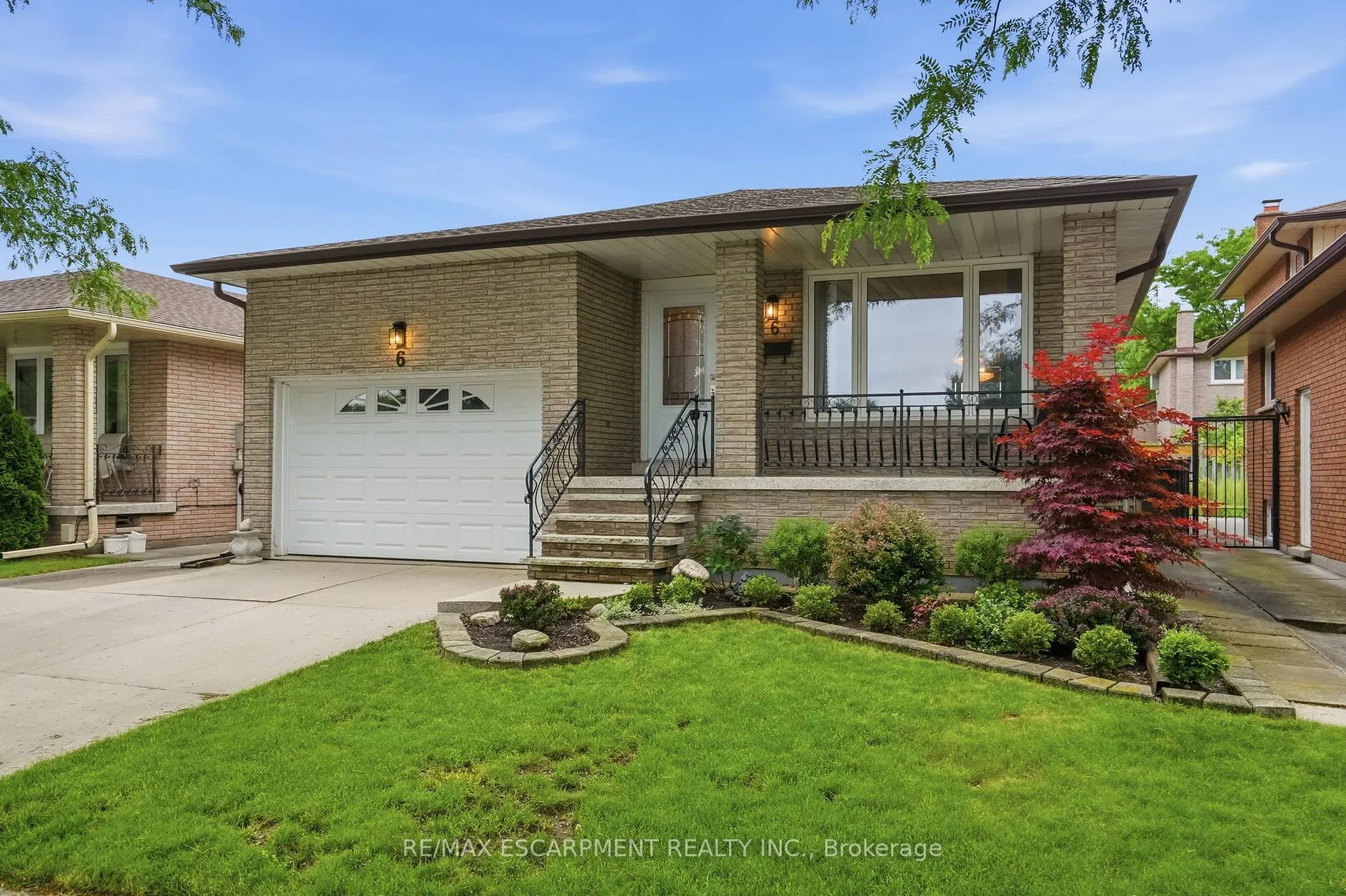 Photo 3 of 6 Royce Avenue, Hamilton, Stoney Creek — HOMEH