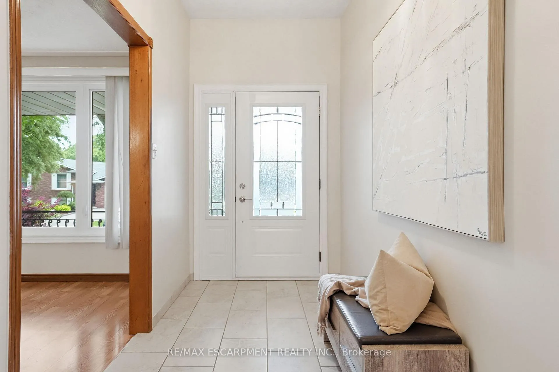 Photo 5 of 6 Royce Avenue, Hamilton, Stoney Creek — HOMEH