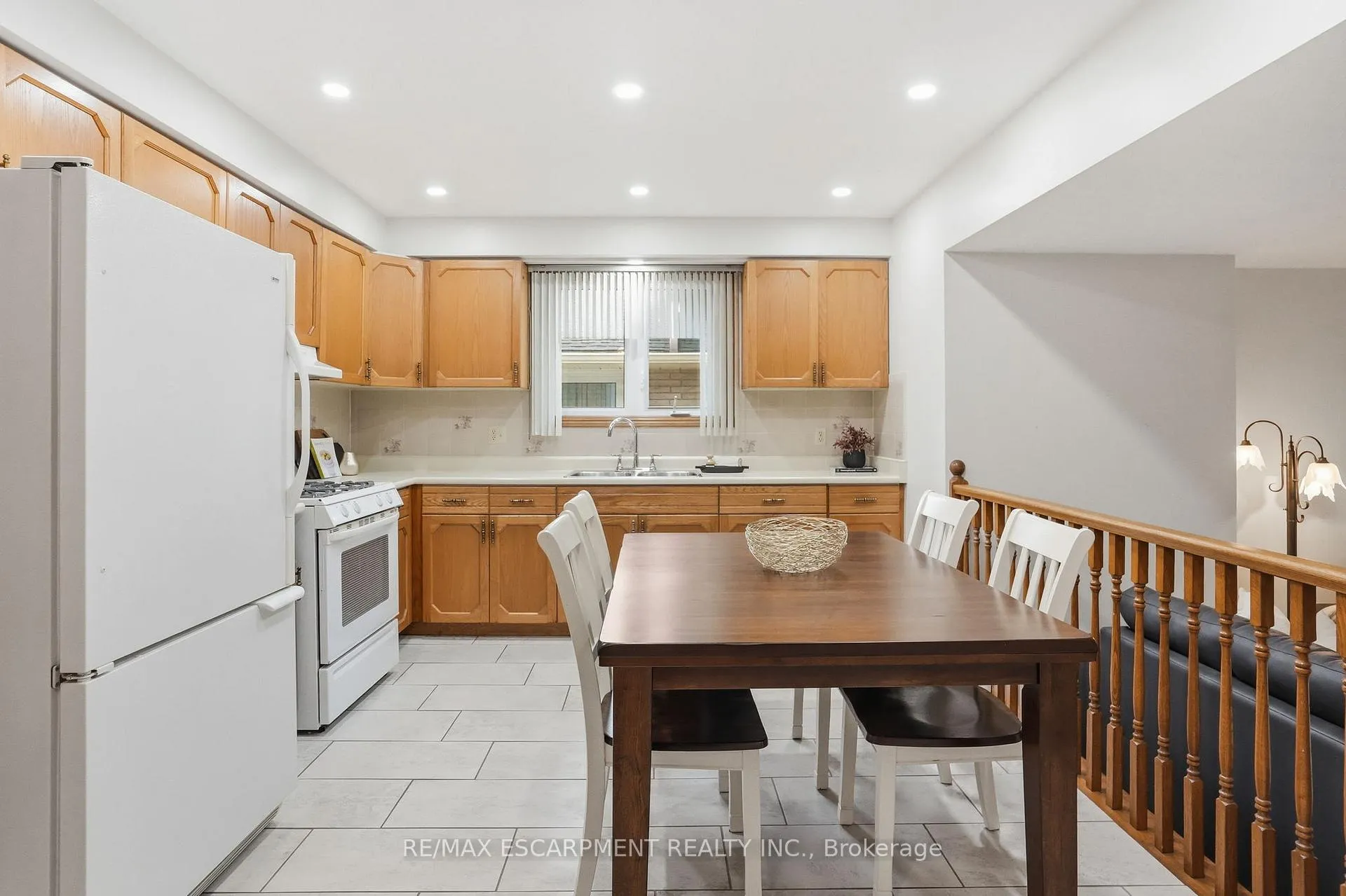 Photo 13 of 6 Royce Avenue, Hamilton, Stoney Creek — HOMEH