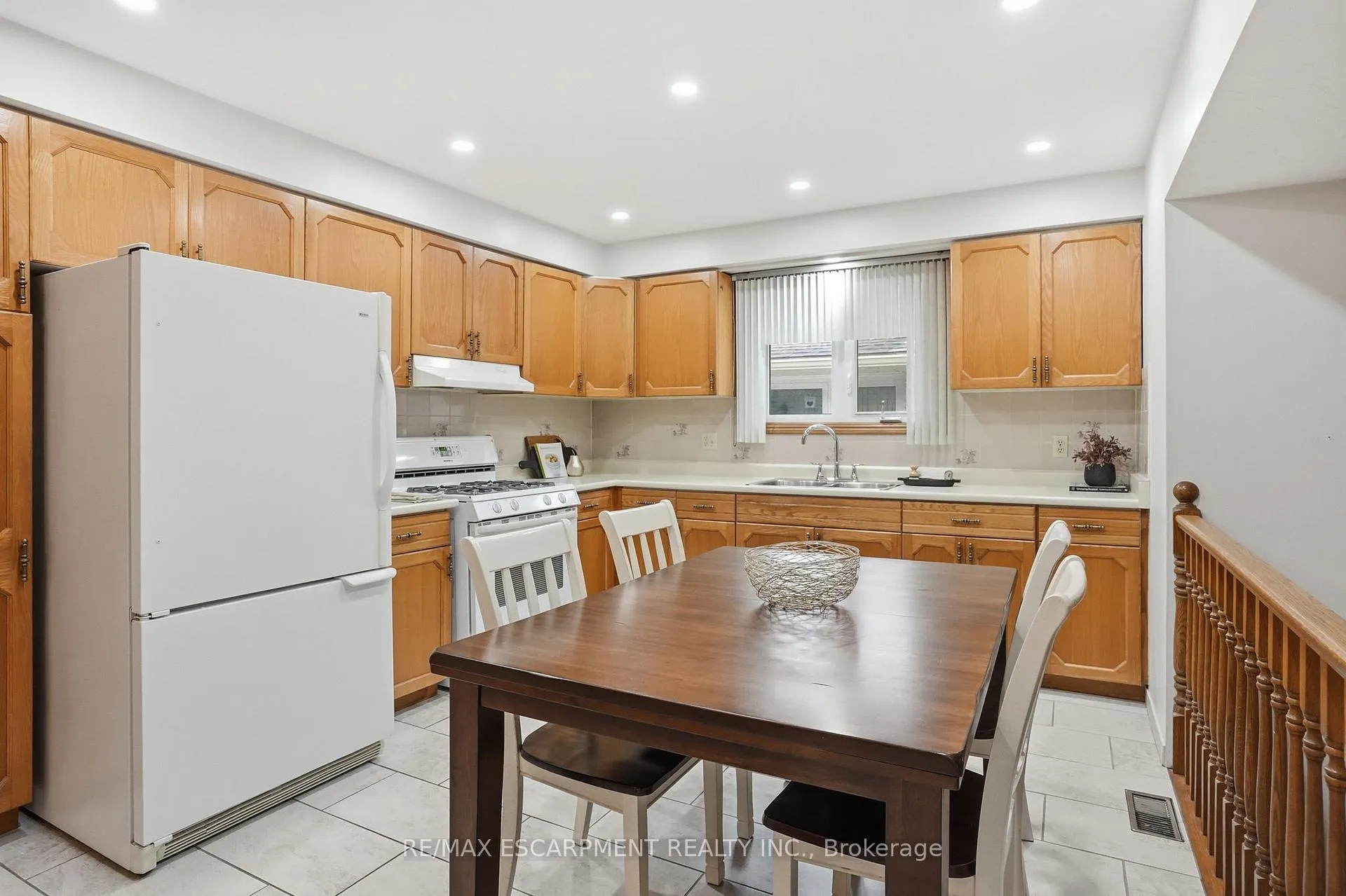 Photo 14 of 6 Royce Avenue, Hamilton, Stoney Creek — HOMEH