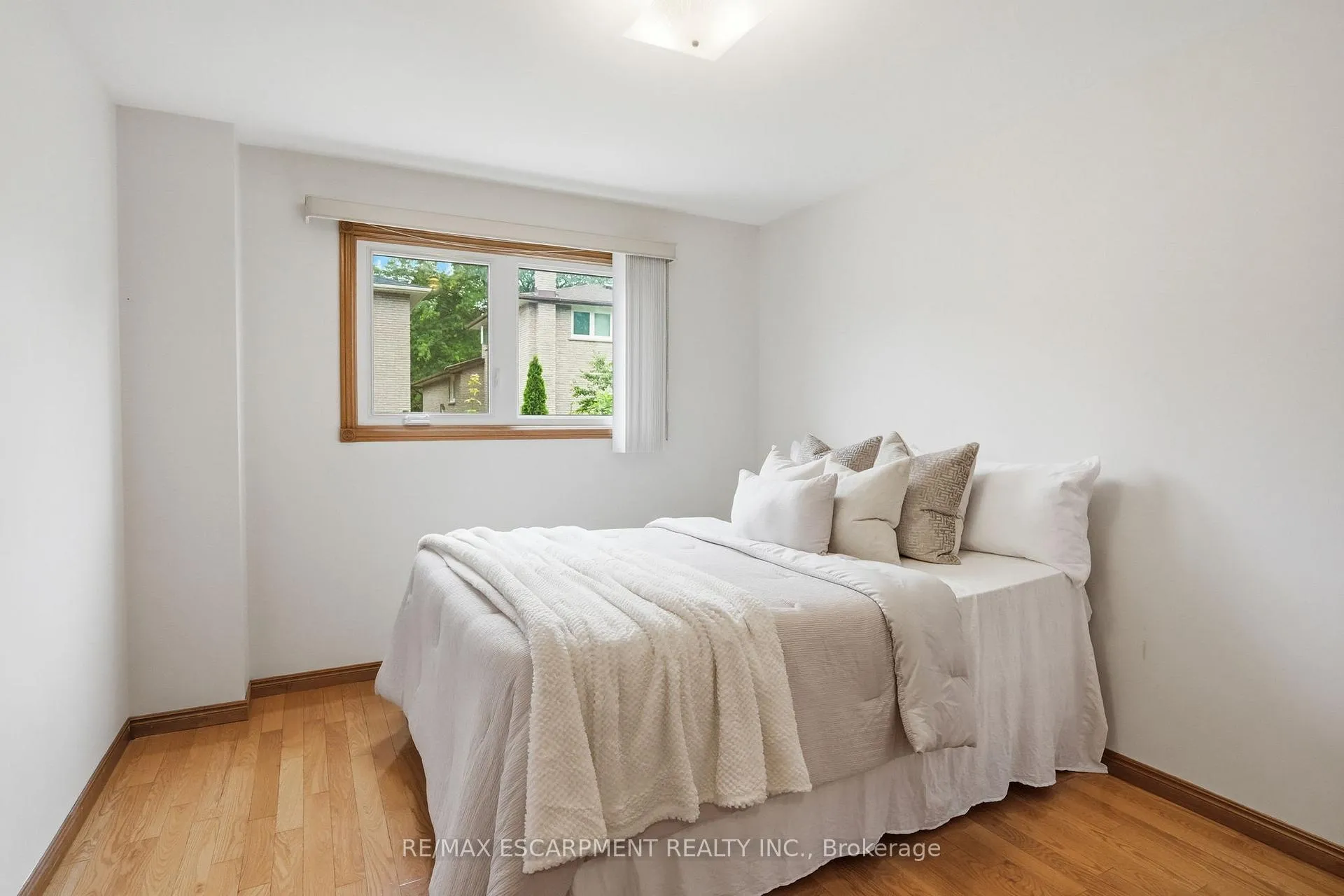 Photo 25 of 6 Royce Avenue, Hamilton, Stoney Creek — HOMEH