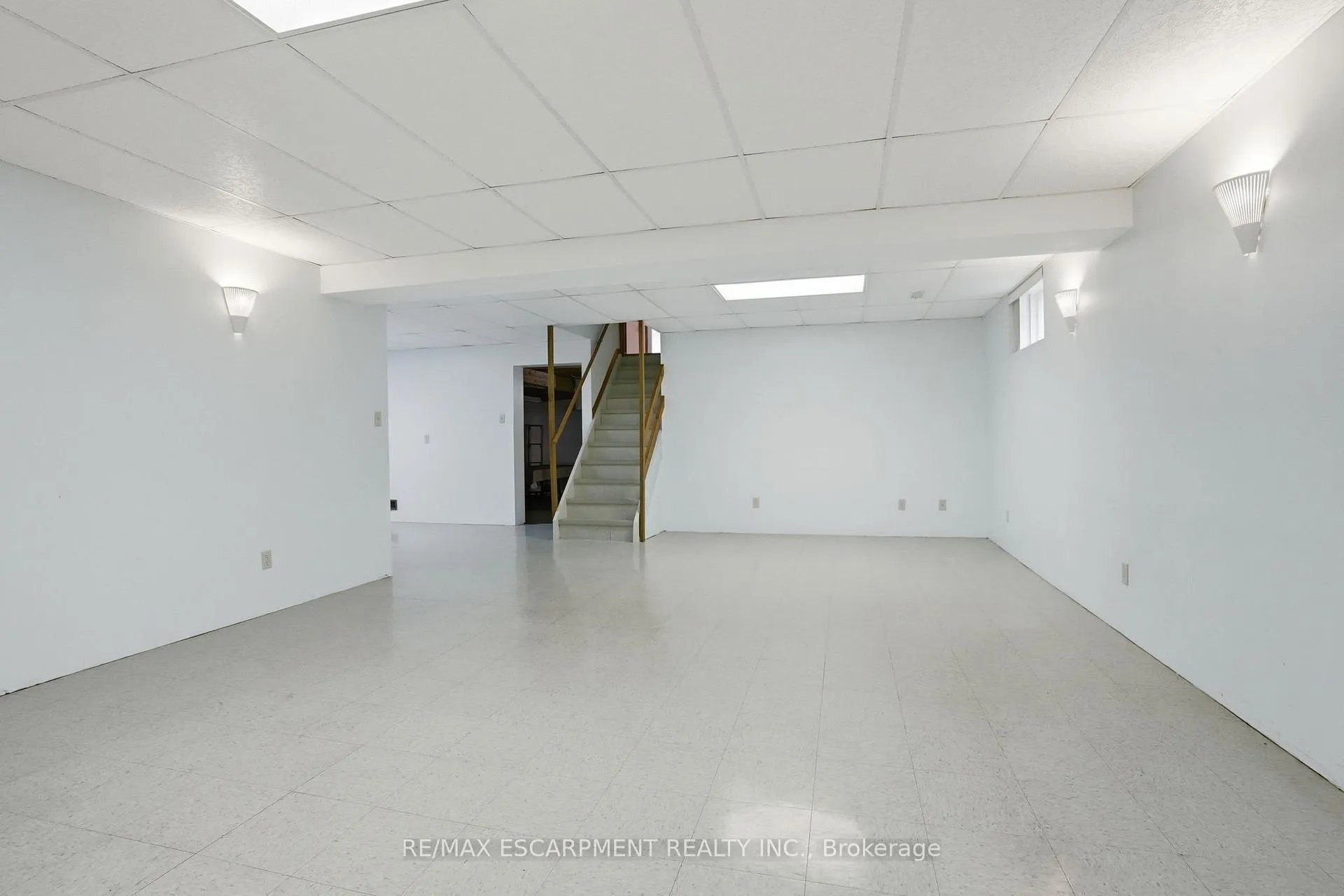 Photo 37 of 6 Royce Avenue, Hamilton, Stoney Creek — HOMEH