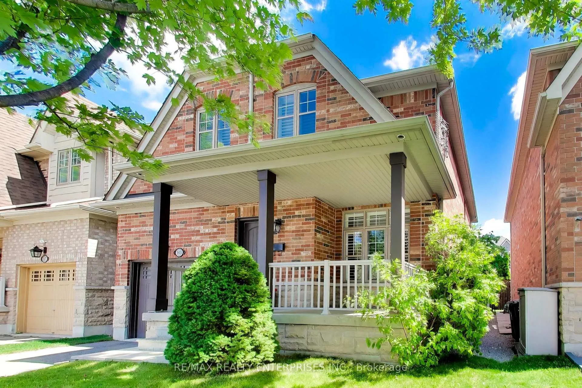 Photo 2 of 1613 Northmount Avenue, Mississauga, Lakeview — HOMEH