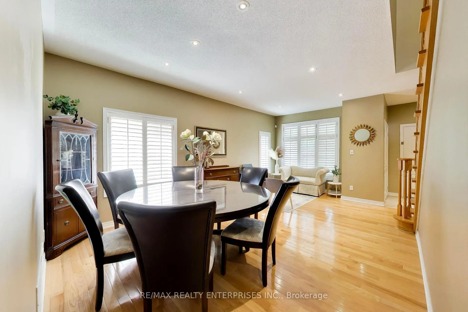 Photo 9 of 1613 Northmount Avenue, Mississauga, Lakeview — HOMEH