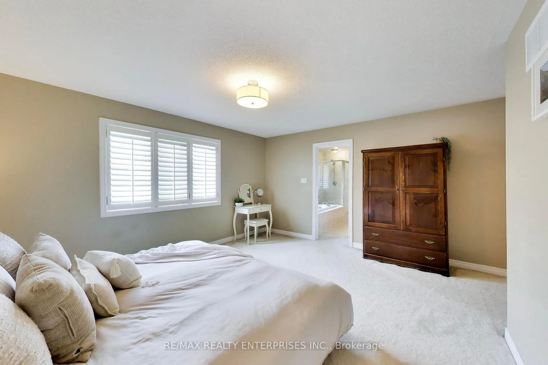 Photo 21 of 1613 Northmount Avenue, Mississauga, Lakeview — HOMEH