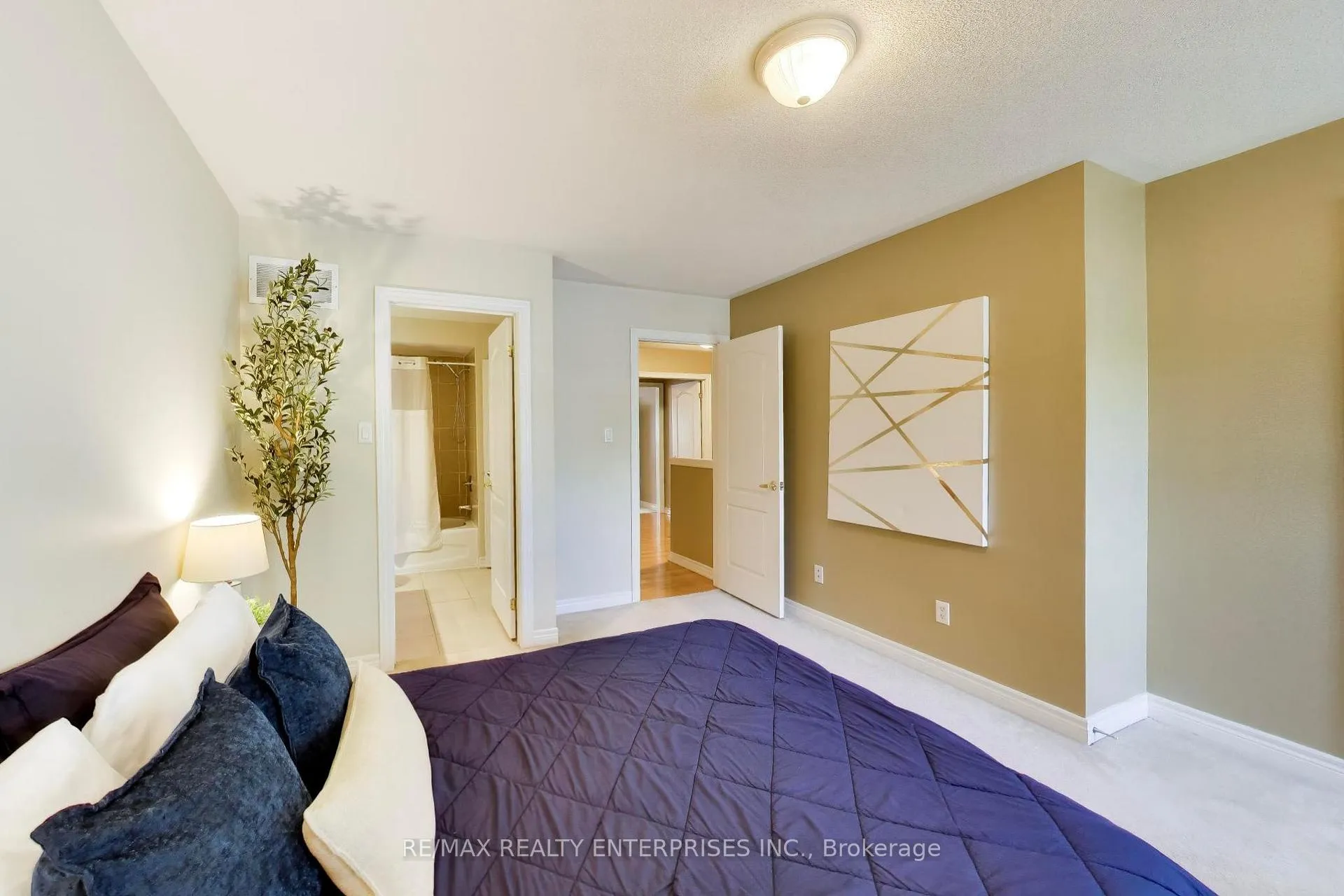 Photo 31 of 1613 Northmount Avenue, Mississauga, Lakeview — HOMEH