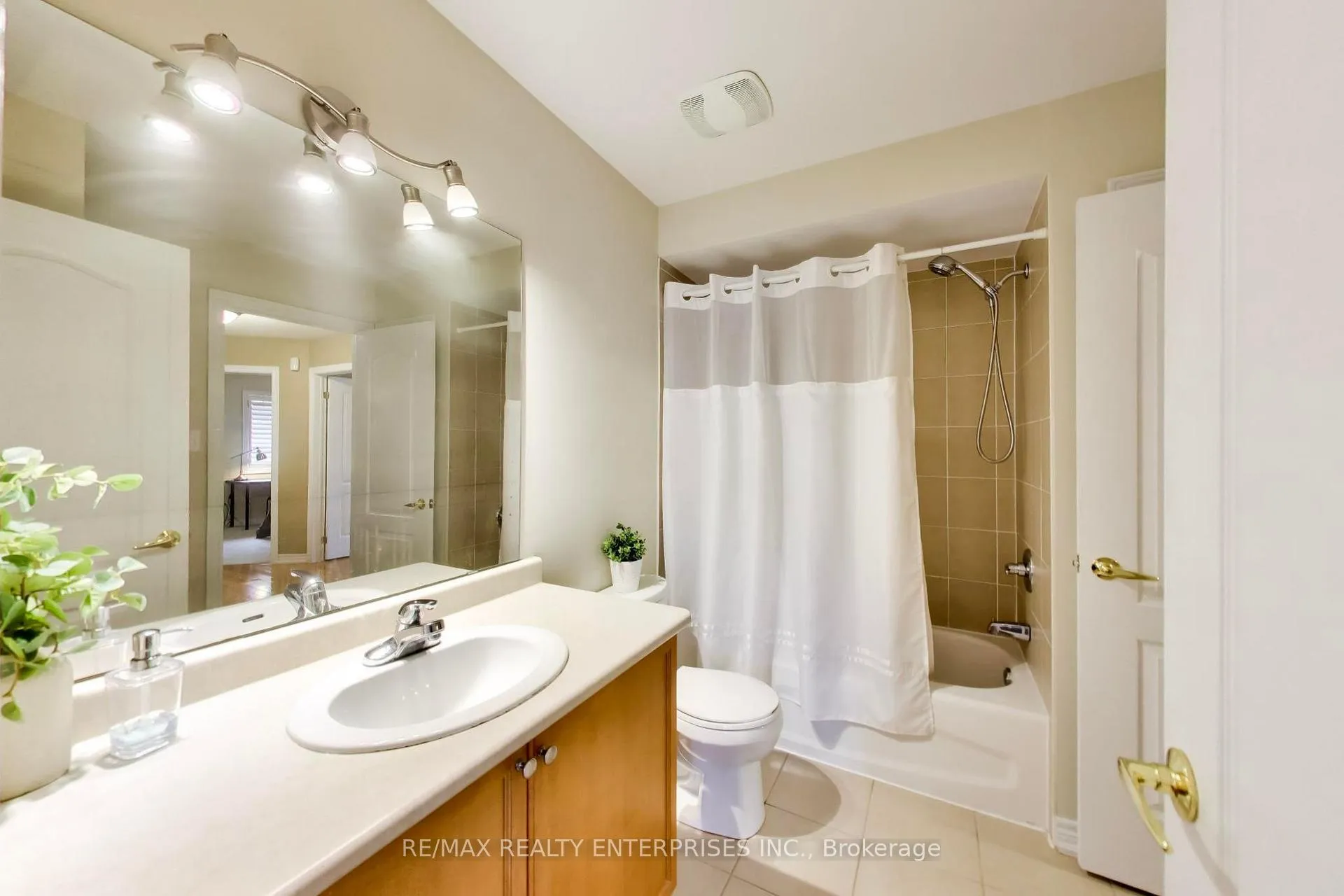 Photo 34 of 1613 Northmount Avenue, Mississauga, Lakeview — HOMEH