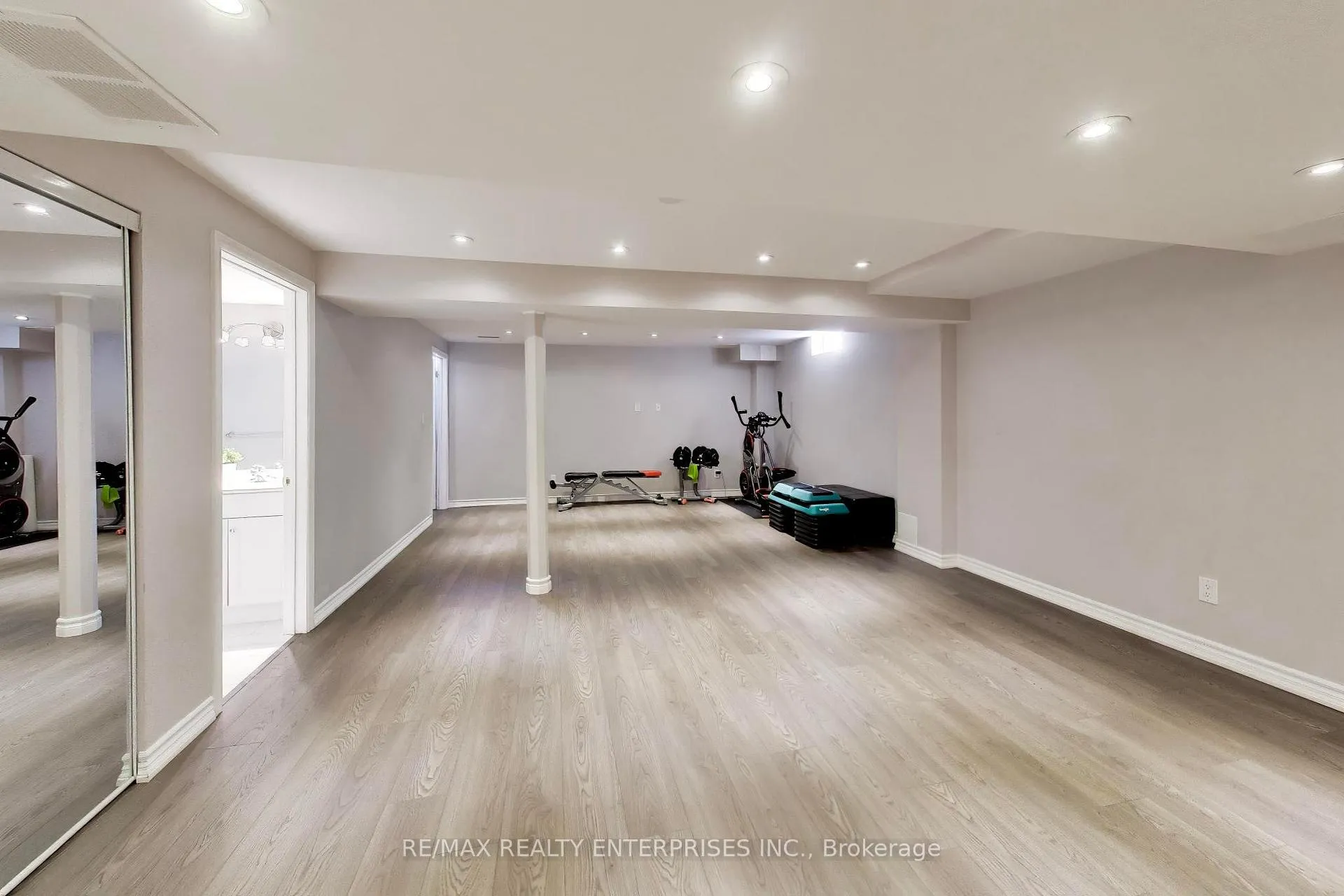 Photo 36 of 1613 Northmount Avenue, Mississauga, Lakeview — HOMEH