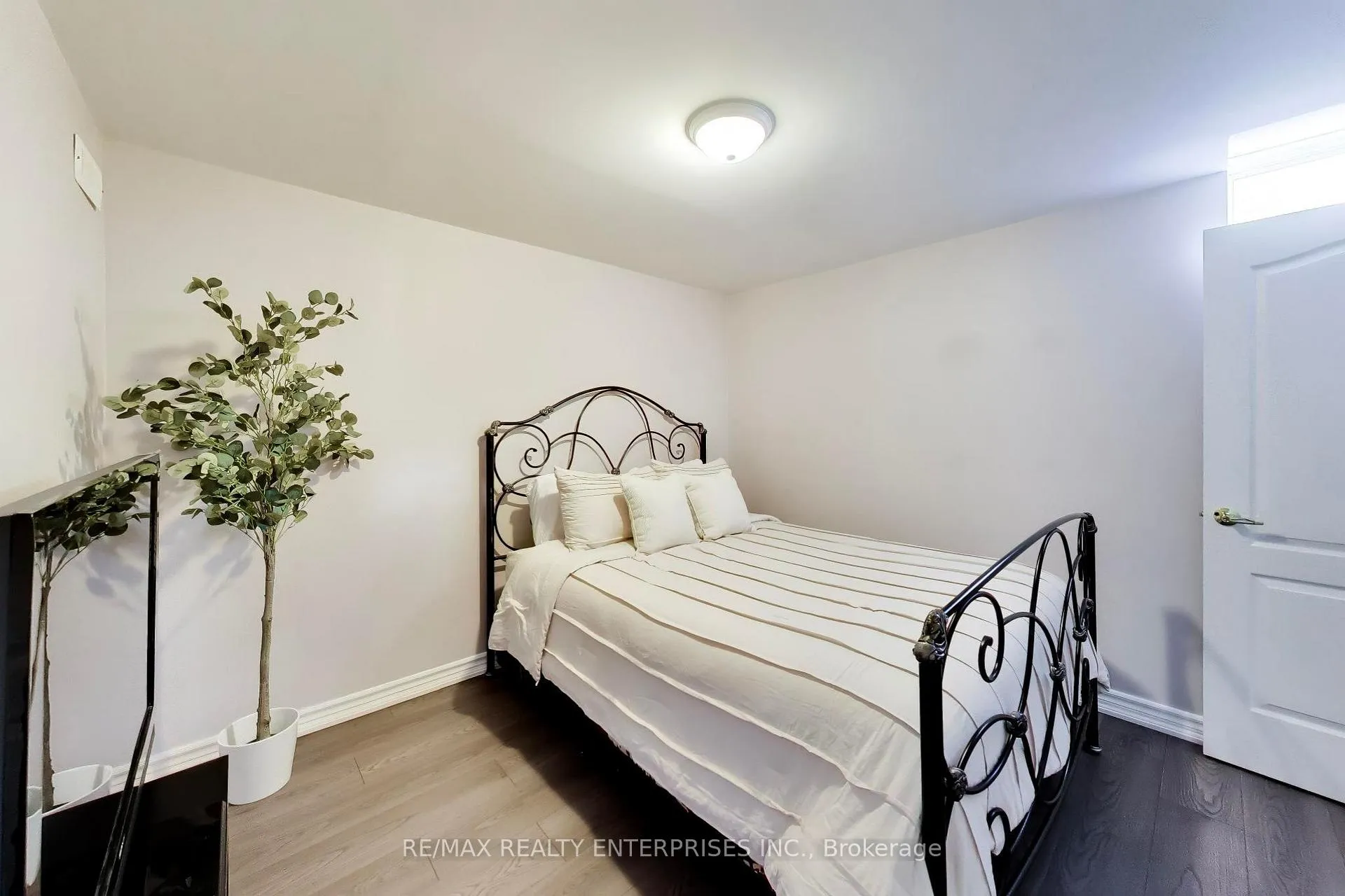 Photo 41 of 1613 Northmount Avenue, Mississauga, Lakeview — HOMEH